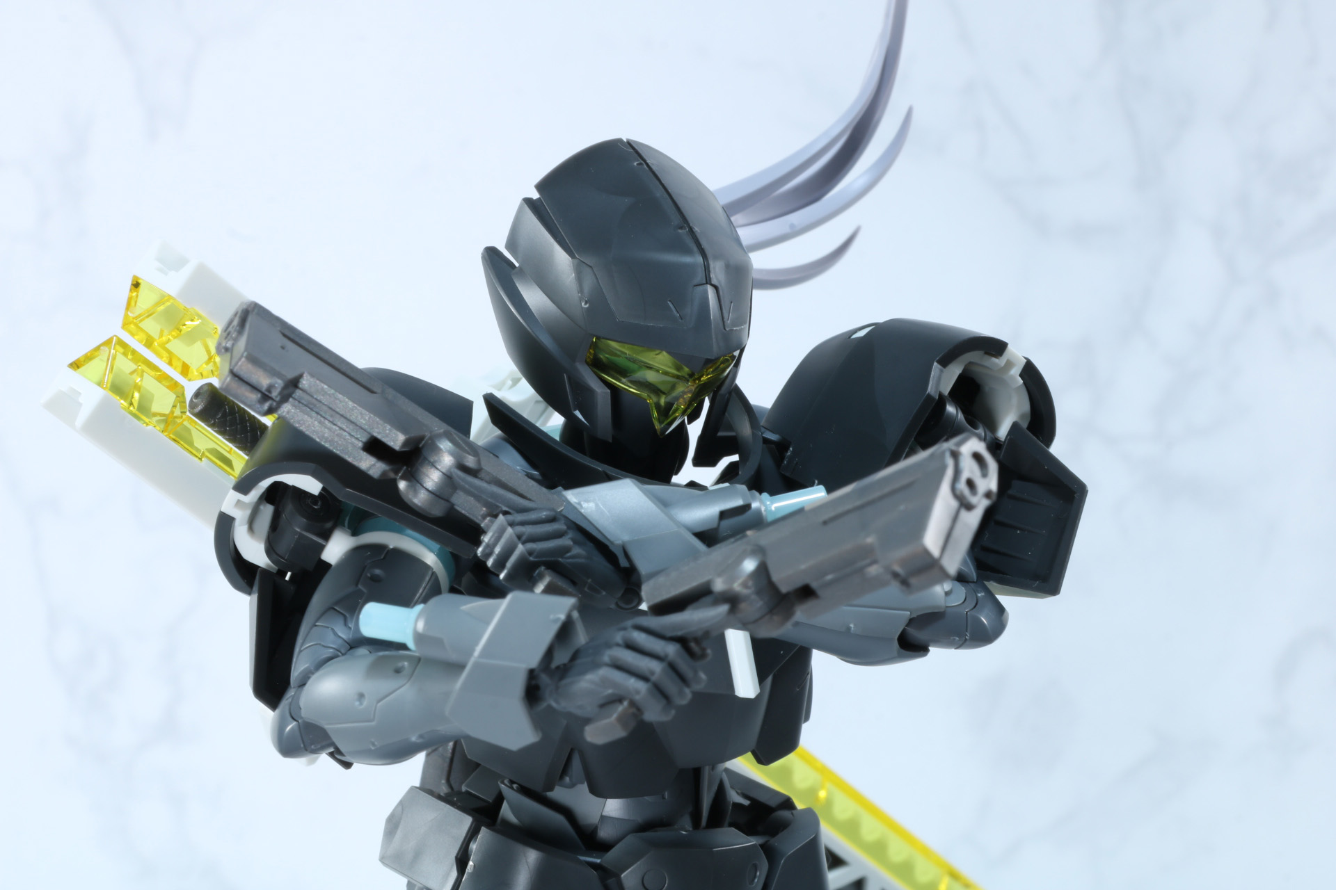 レーザーブレードを手に疾駆する