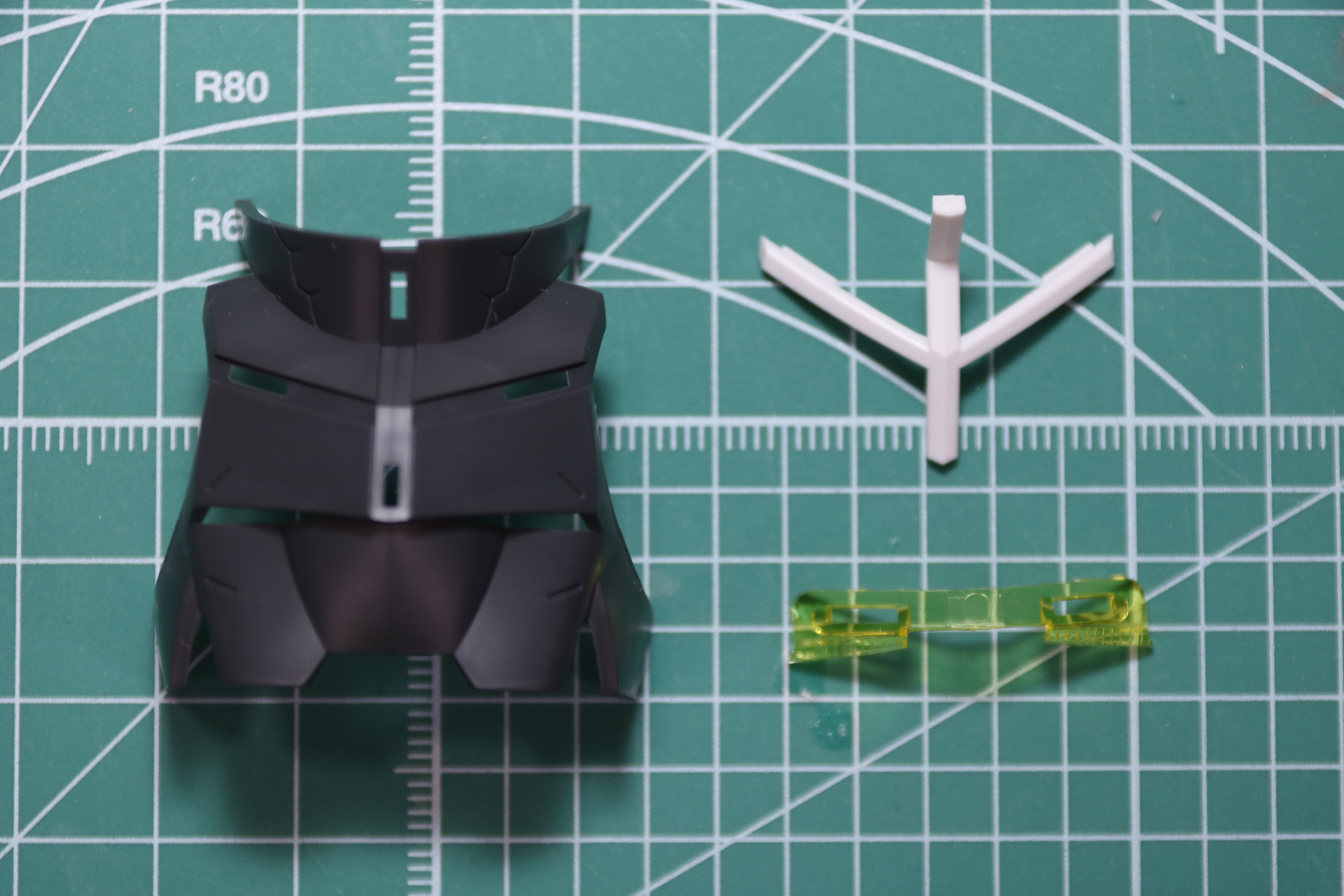 胸部アーマー組み立て