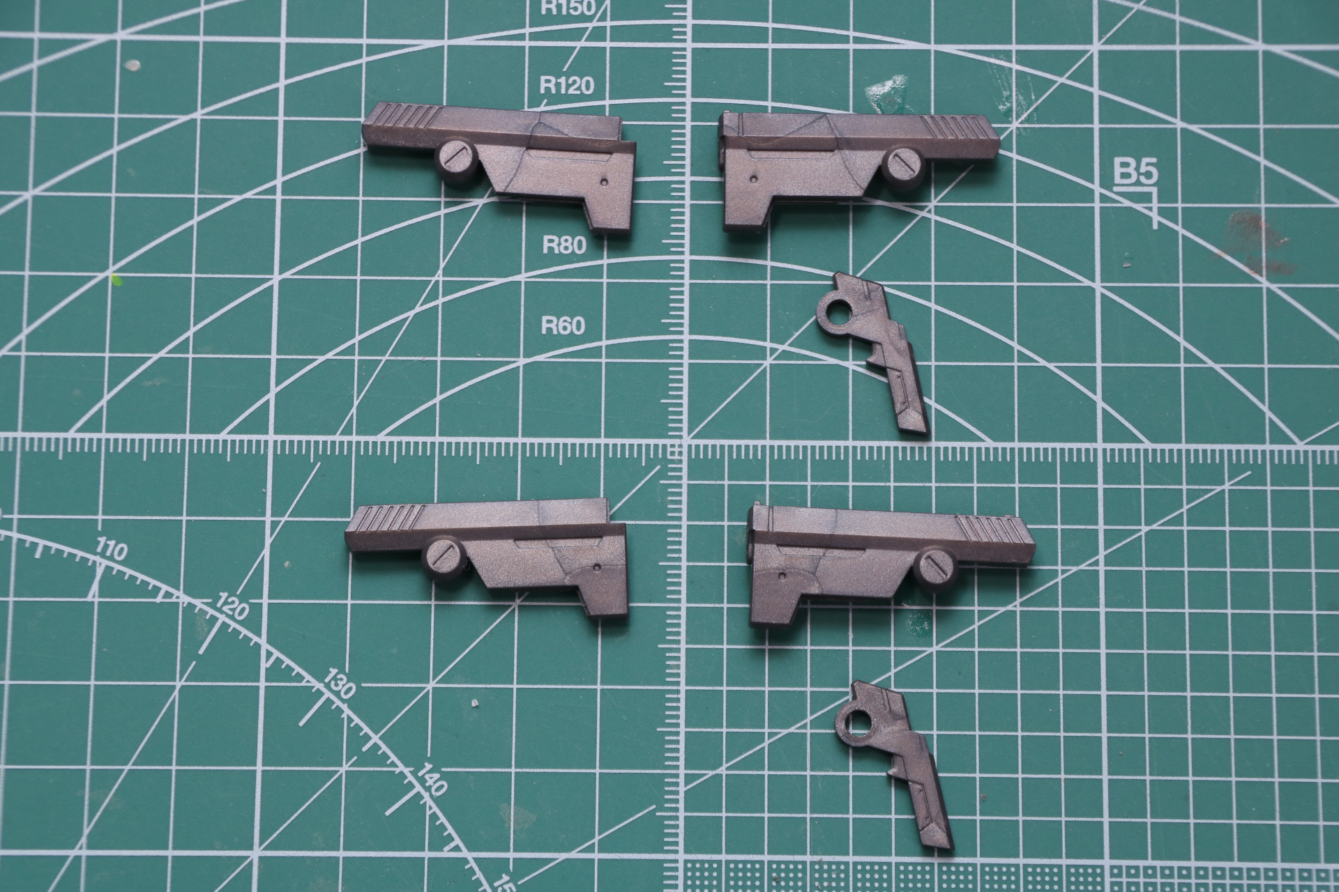 ハンドガン組み立て