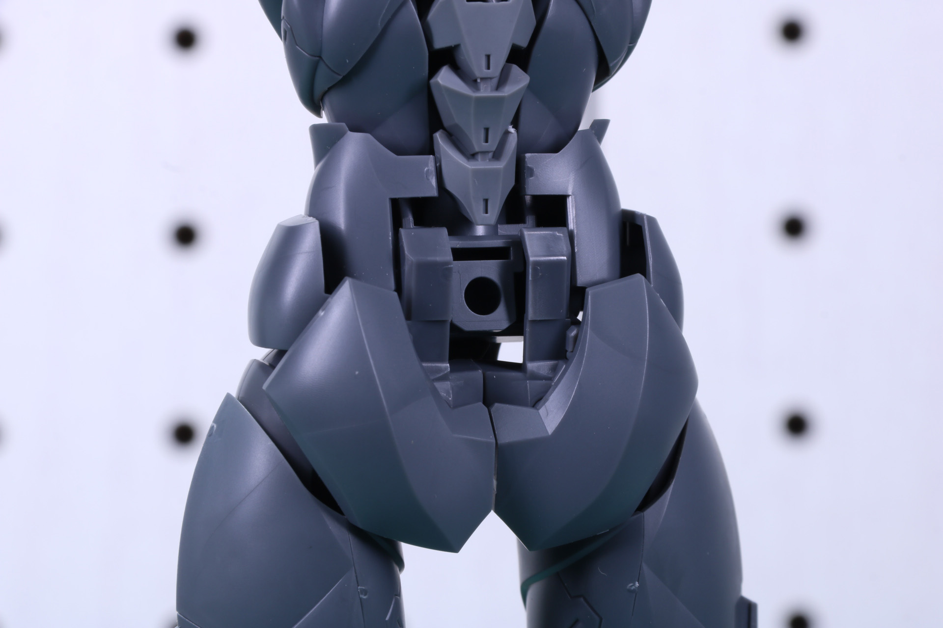 腰部の一部パーツを取り外す