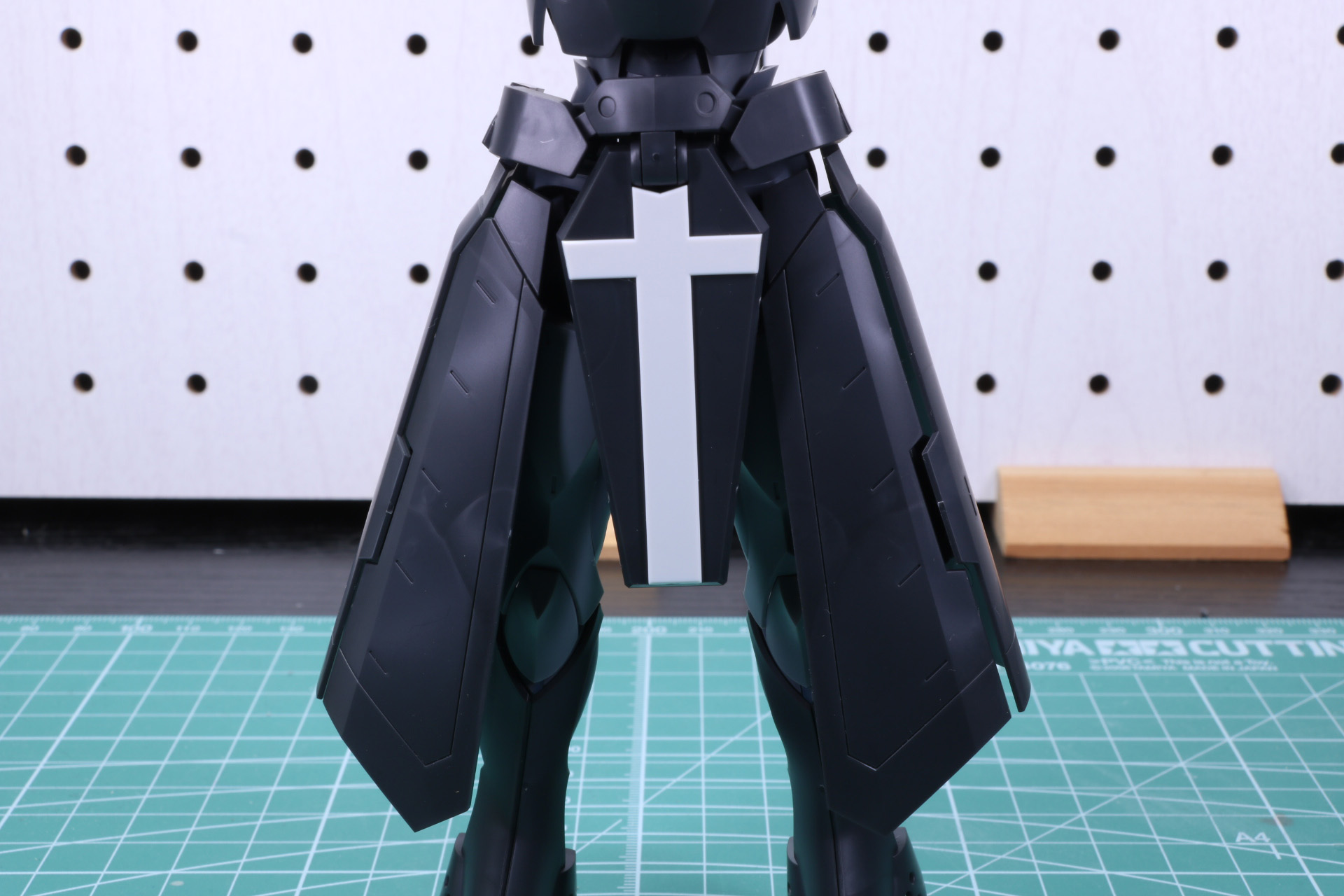 腰部前面にアーマー装着