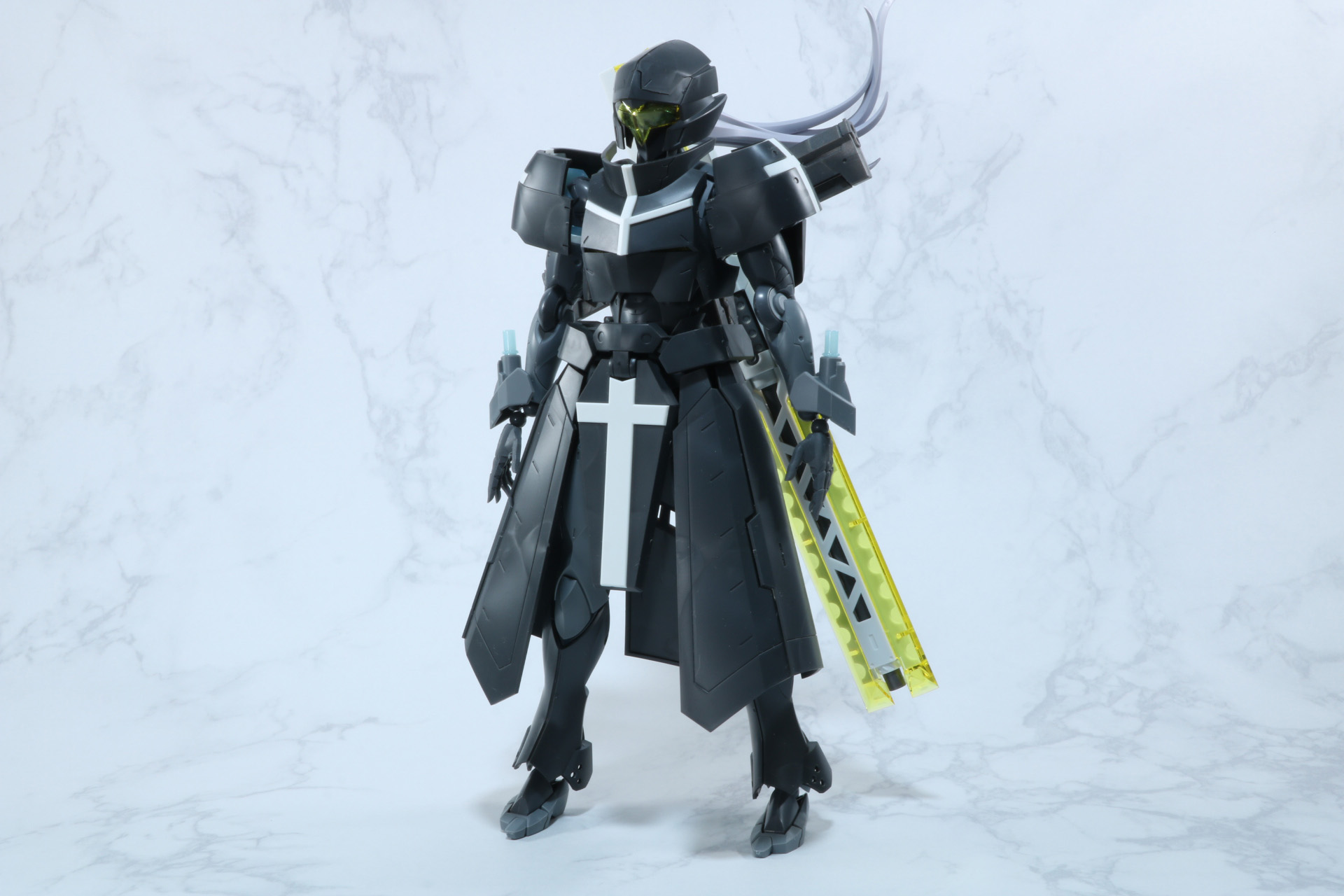 重厚感あるアーマーを纏った「ギリードゥ」