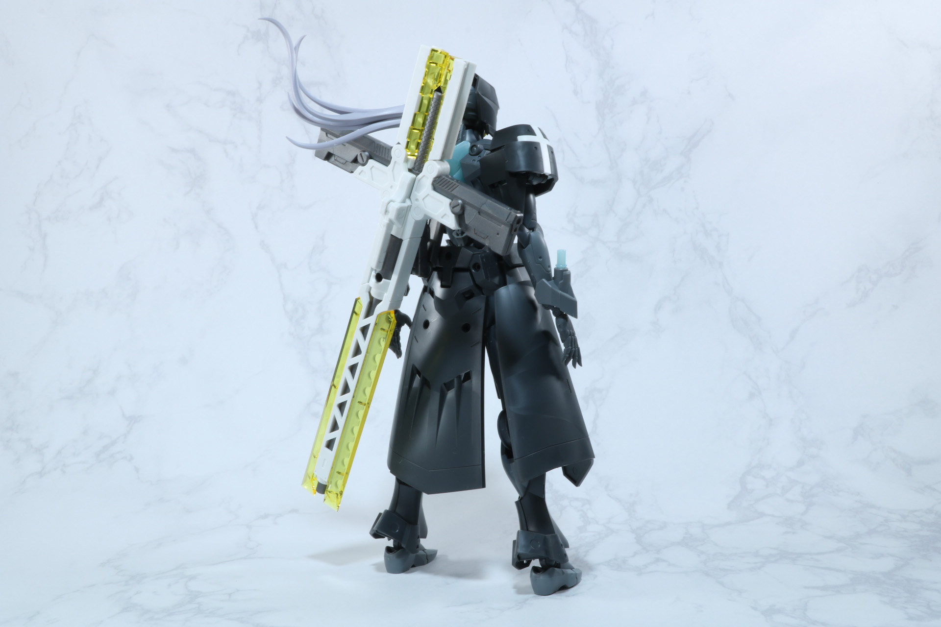 武器の「グレイヴアームズ2」を外した状態