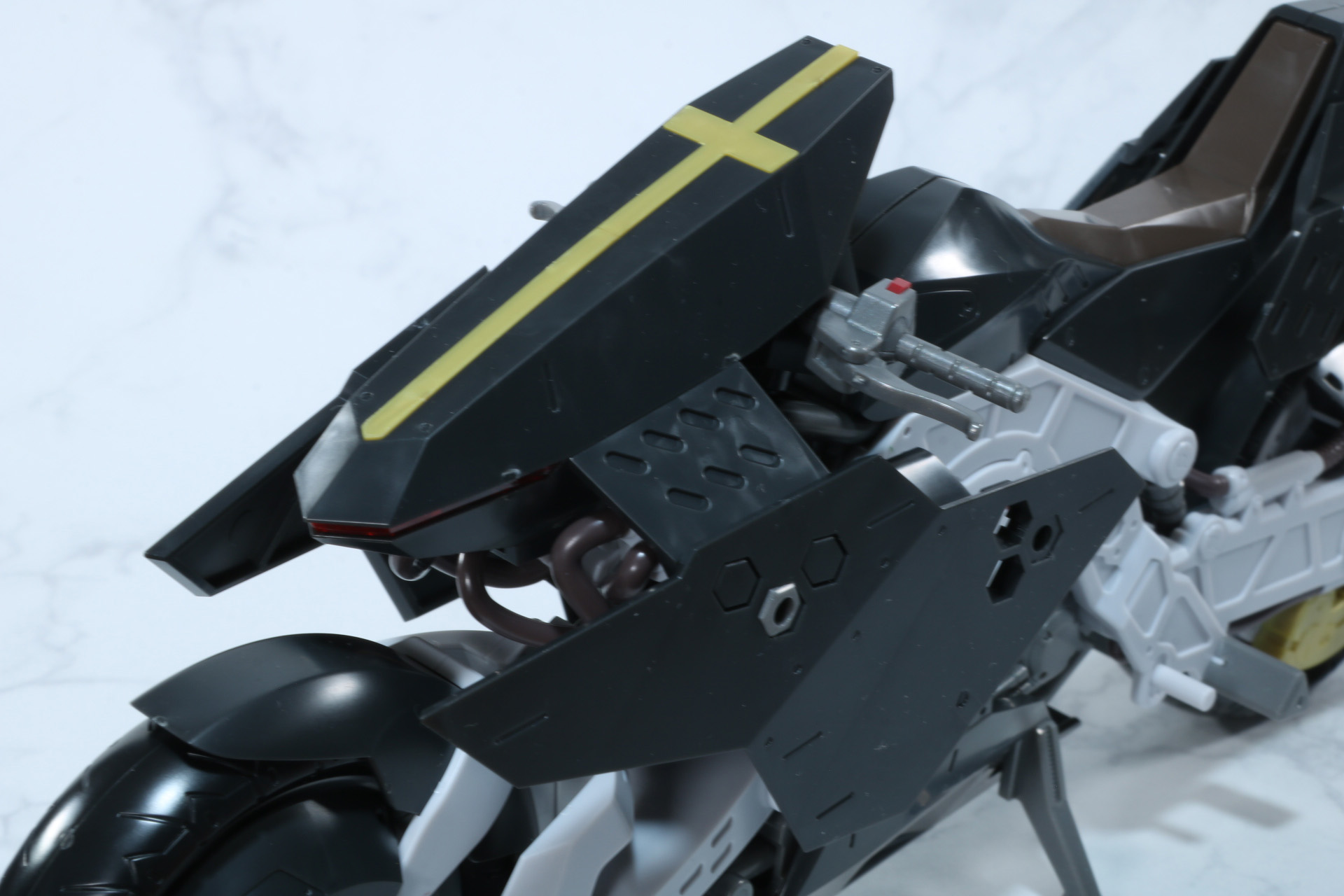 棺桶を思わせる存在感あるヘッド部分