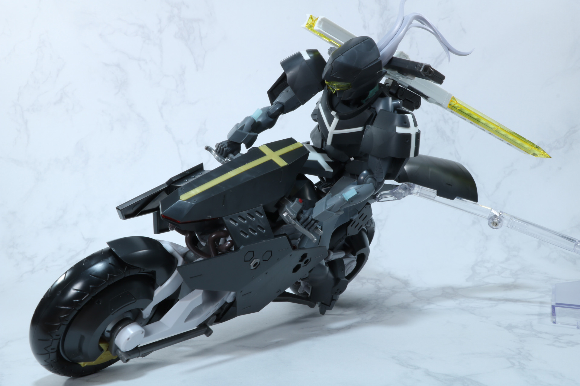 大きく前輪を上げたディスプレイも可能