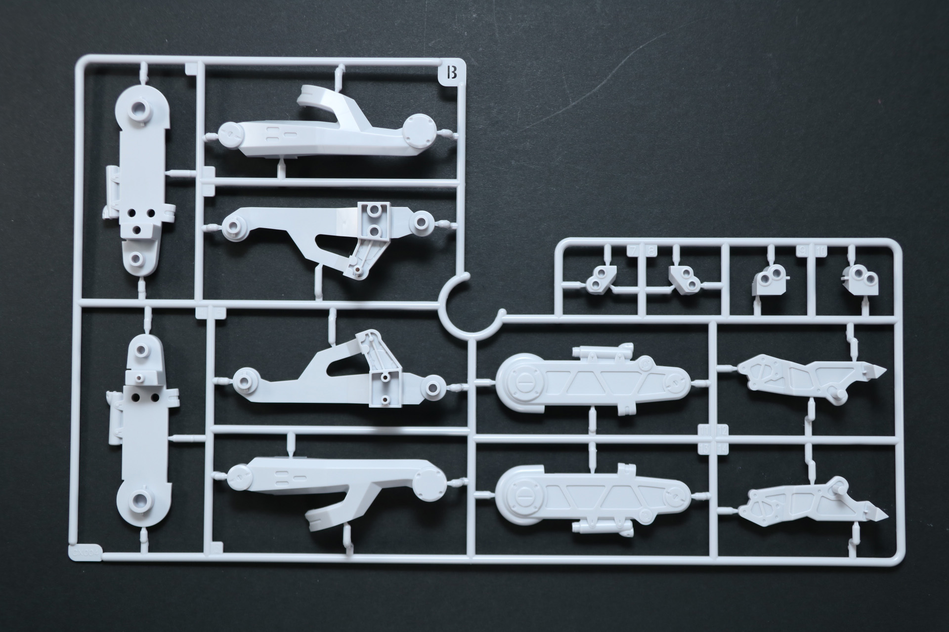 パーツA、パーツB