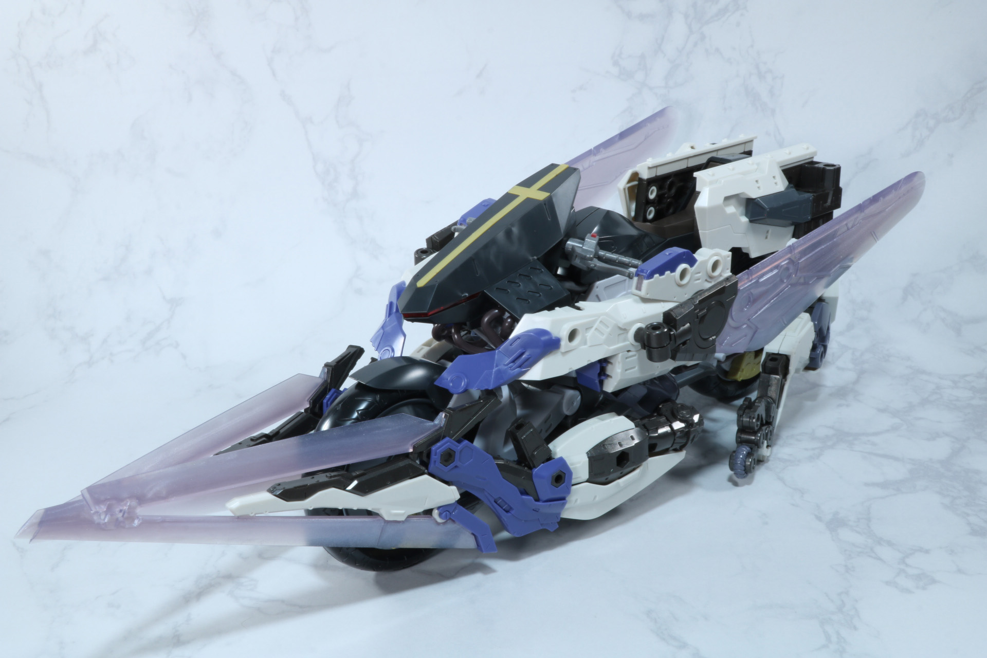 「ヘキサギア」シリーズより「ゲルトルード」のパーツを使ってリビルド