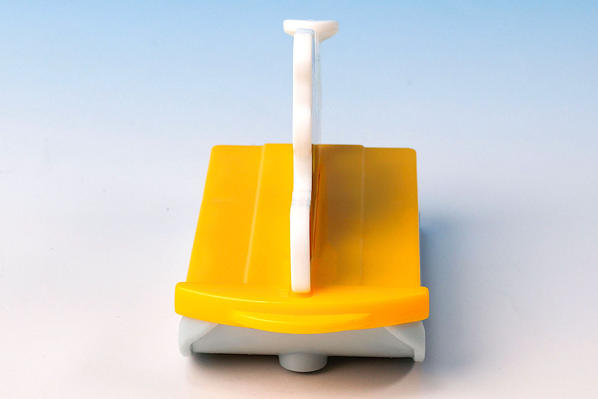 こちらは正面から見たところ