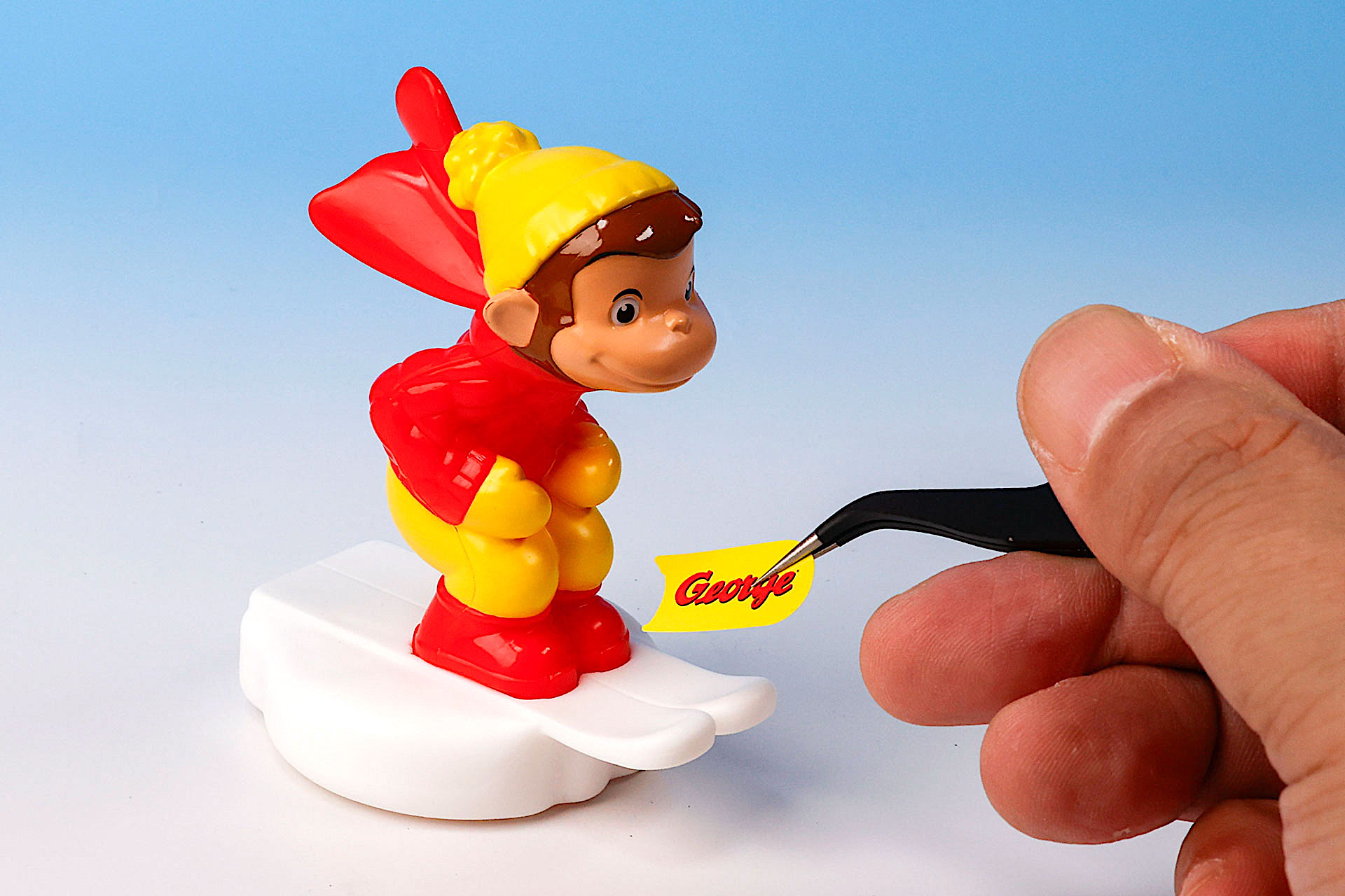 まずはスキー板の部分にシールを貼っていこう