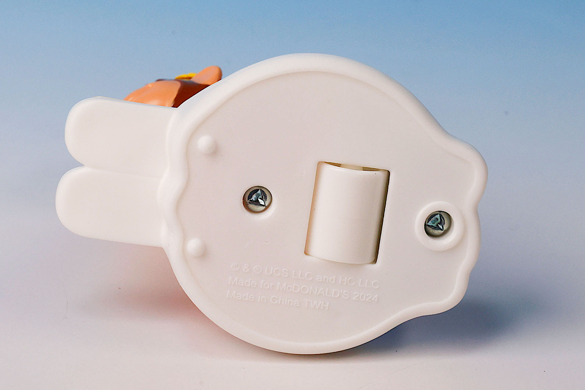 底面側にはローラーが付けられている