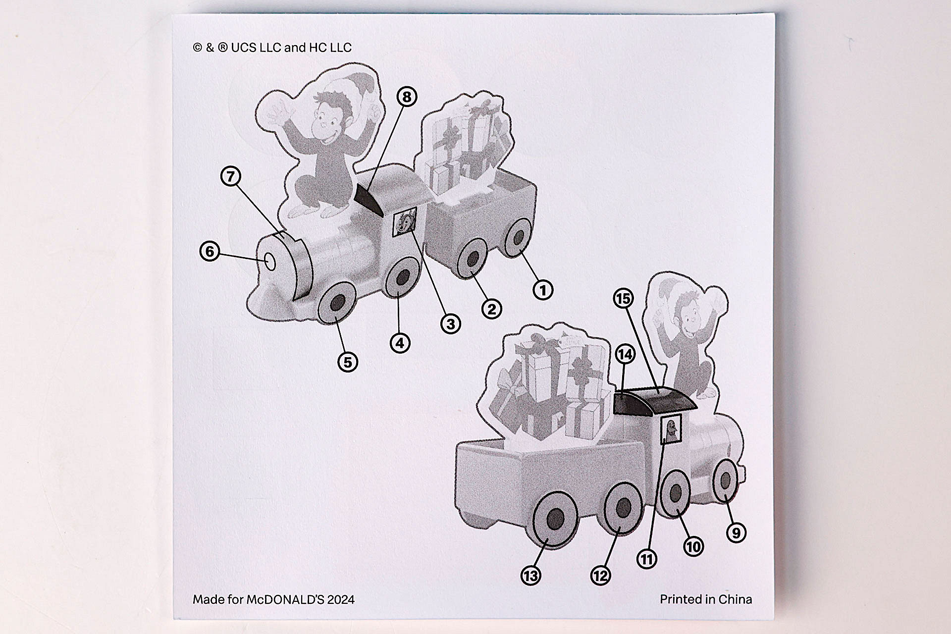 シールの裏面を見て貼る場所を確認しよう
