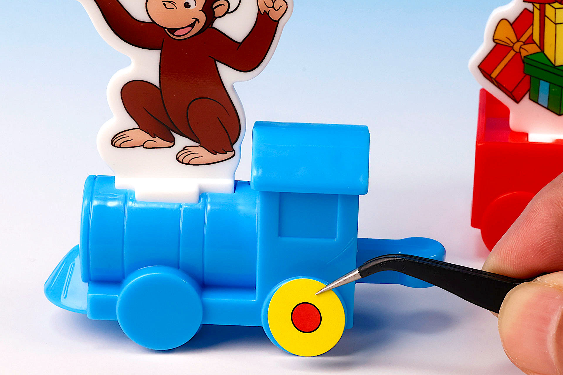 遊ぶ前にシールを貼っていこう