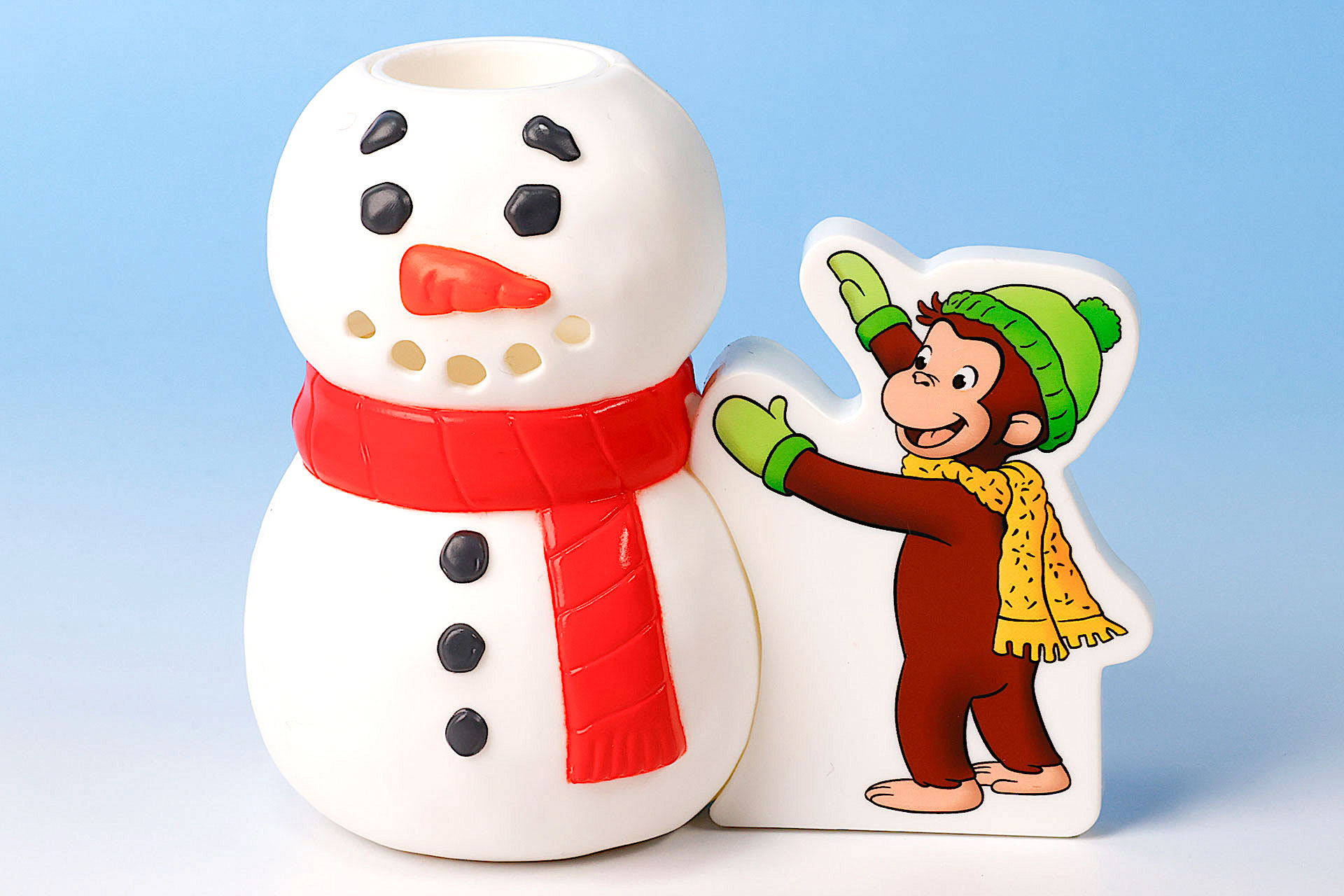 ジョージが一生懸命雪だるまを作りあげた場面のようだ