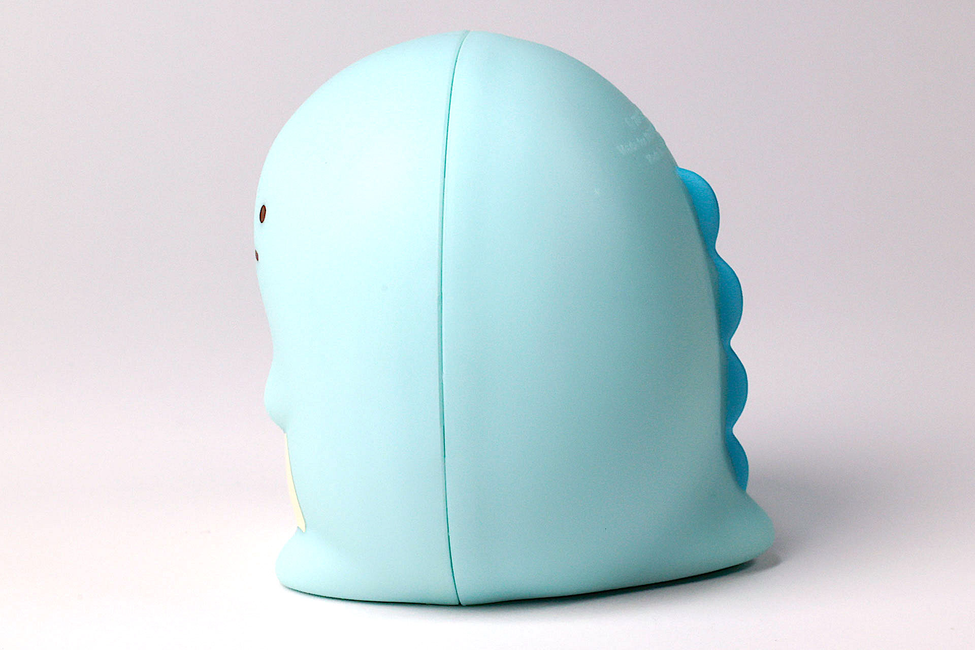 横から見ても、なんのキャラクターなのかわかる