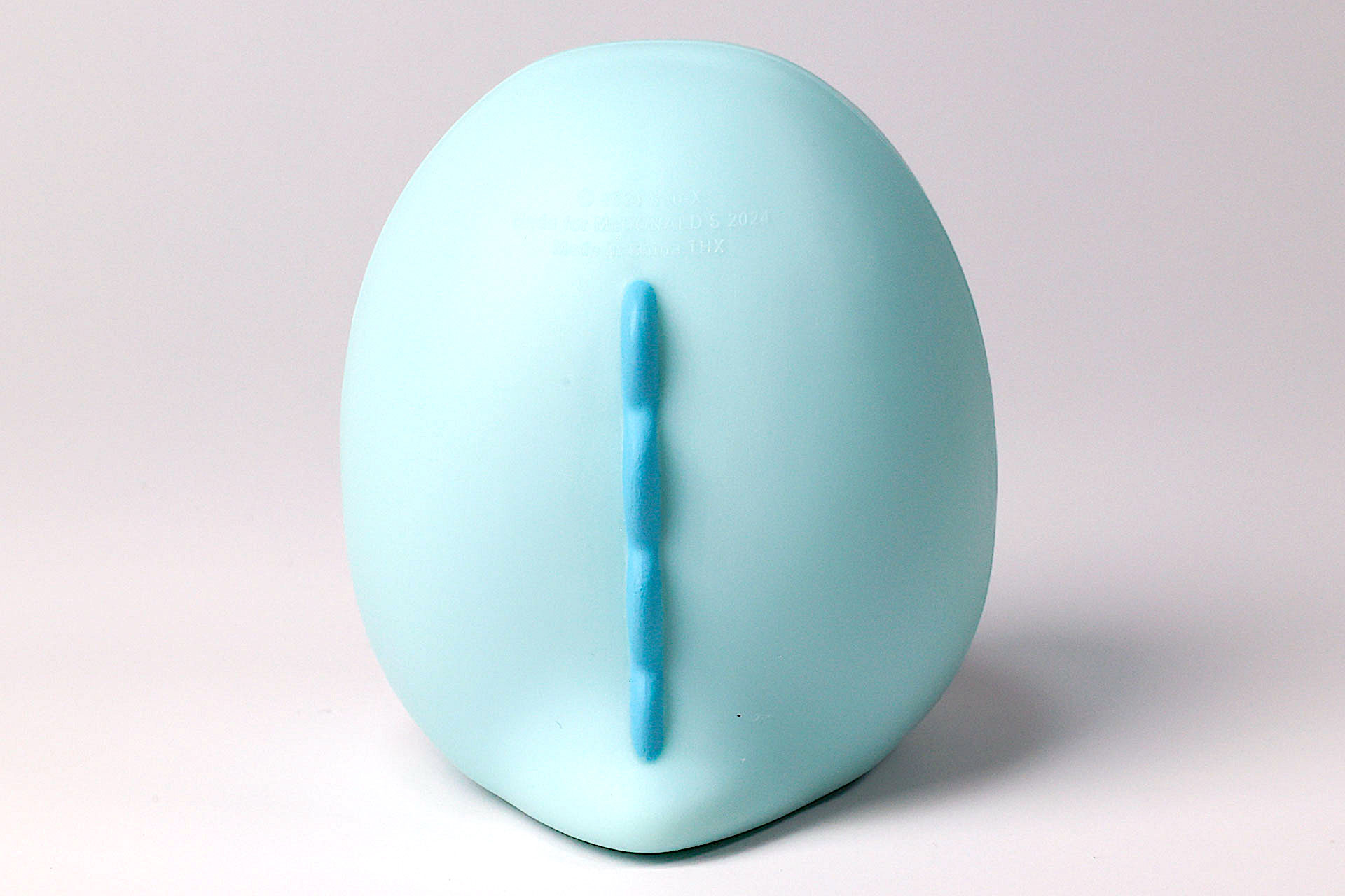 背中側には背びれが付けられている