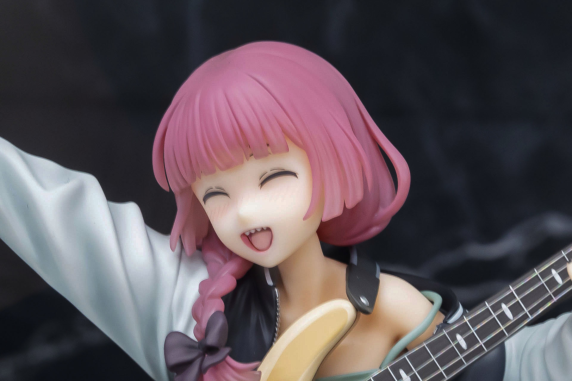 糸目の表情はなんだか楽しげに見える