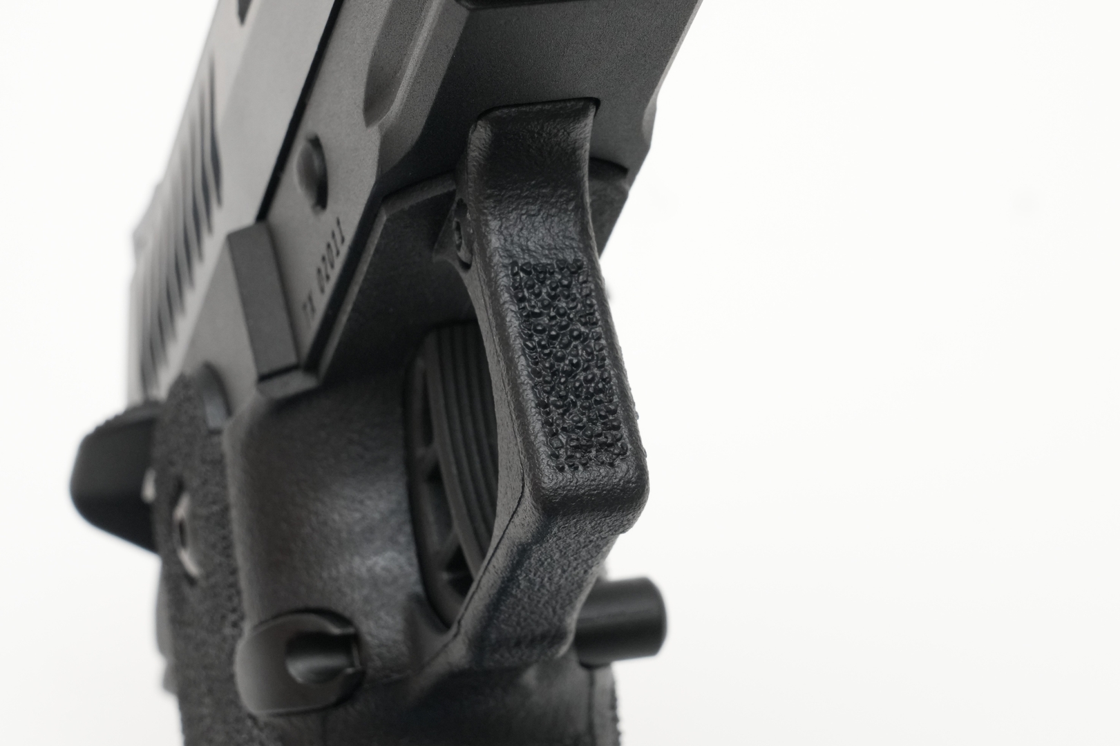 トリガーガードにもテクスチャーが施されている