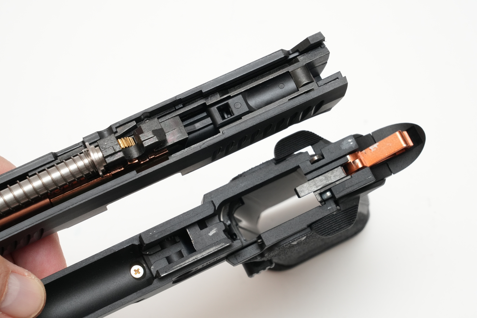 注油には鉱物系グリスとシリコン系グリスが推奨