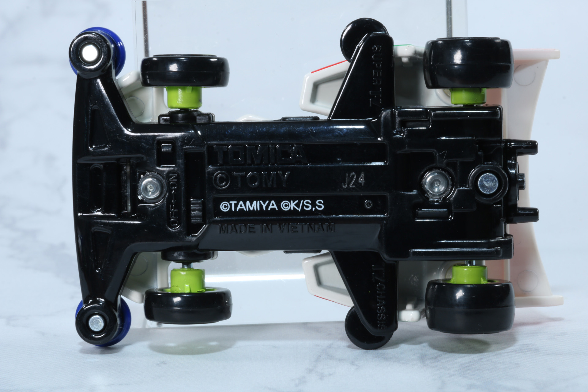 「スーパーTZ」シャーシの造形を再現