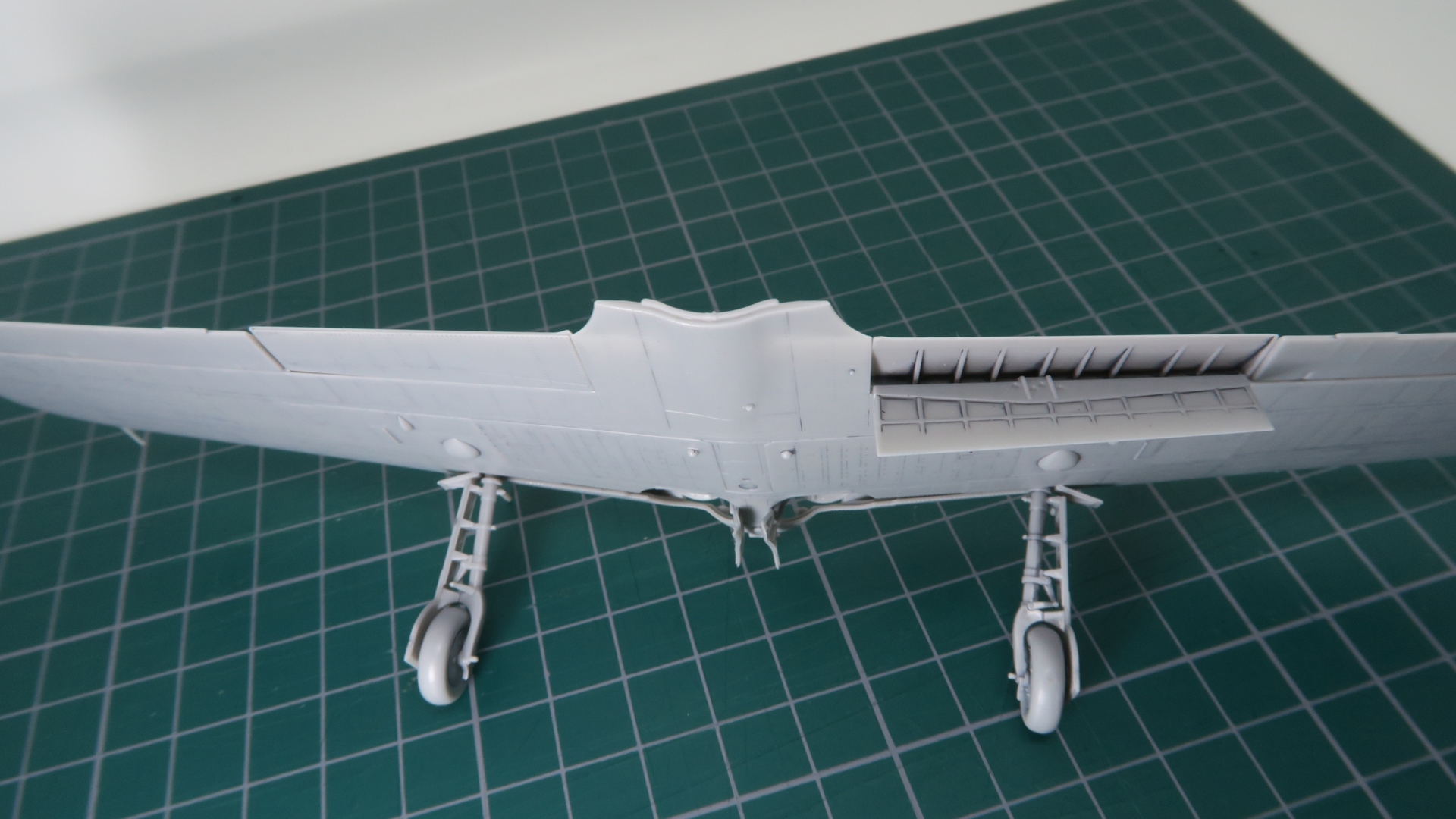 フラップは開閉状態の2種類から選択可能