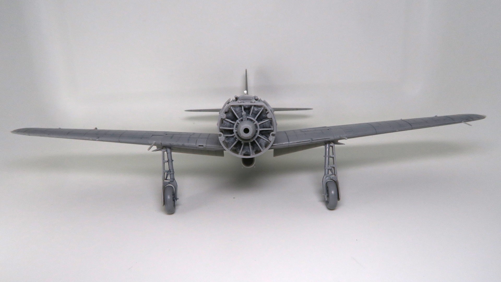 正面からみる「栄」二一型エンジン