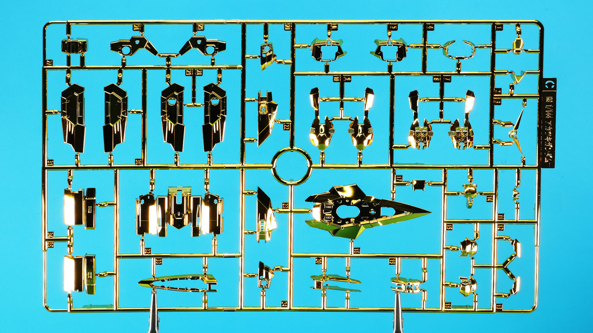 C:イエローゴールドの装甲パーツ