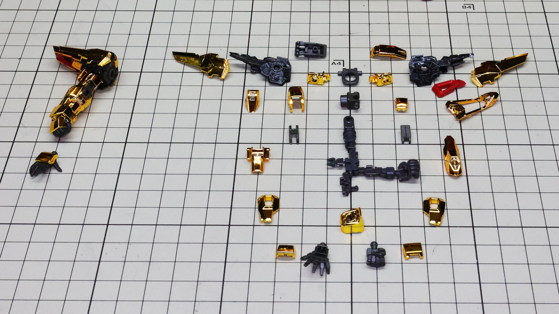 メカフレームが完成しているのでほぼ装甲類の組み付けだけで完成しちゃう腕部のパーツ群