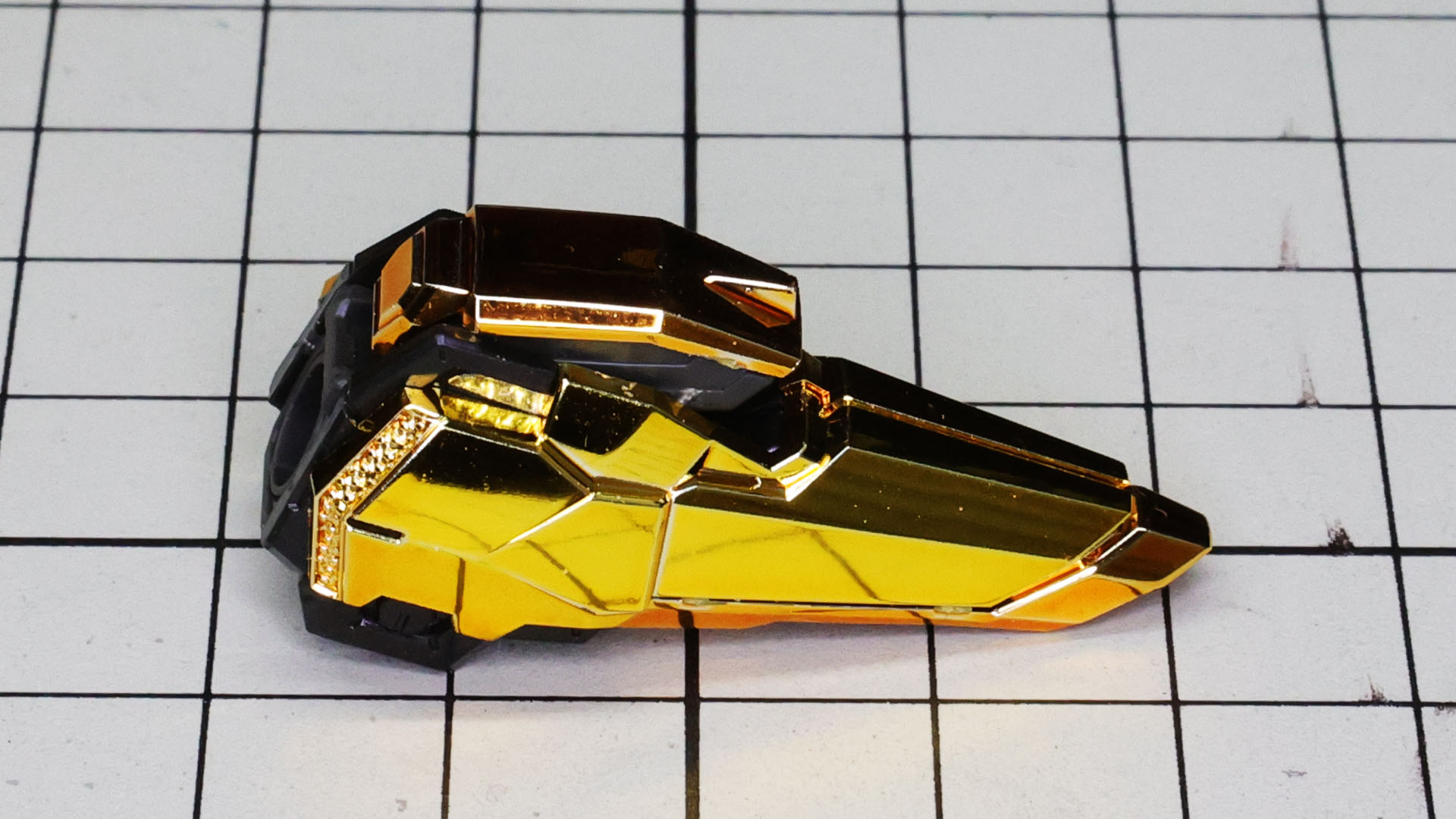 さらに上部にあるユニットが開閉します