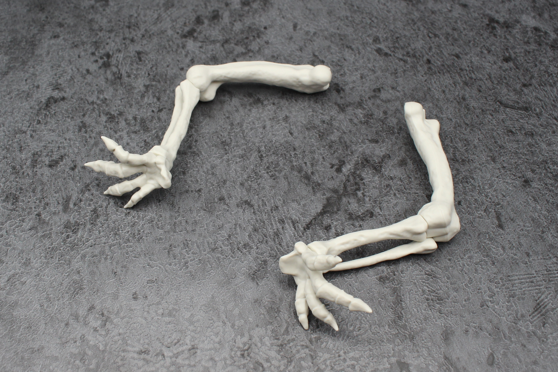 左右の脚を組み立てる