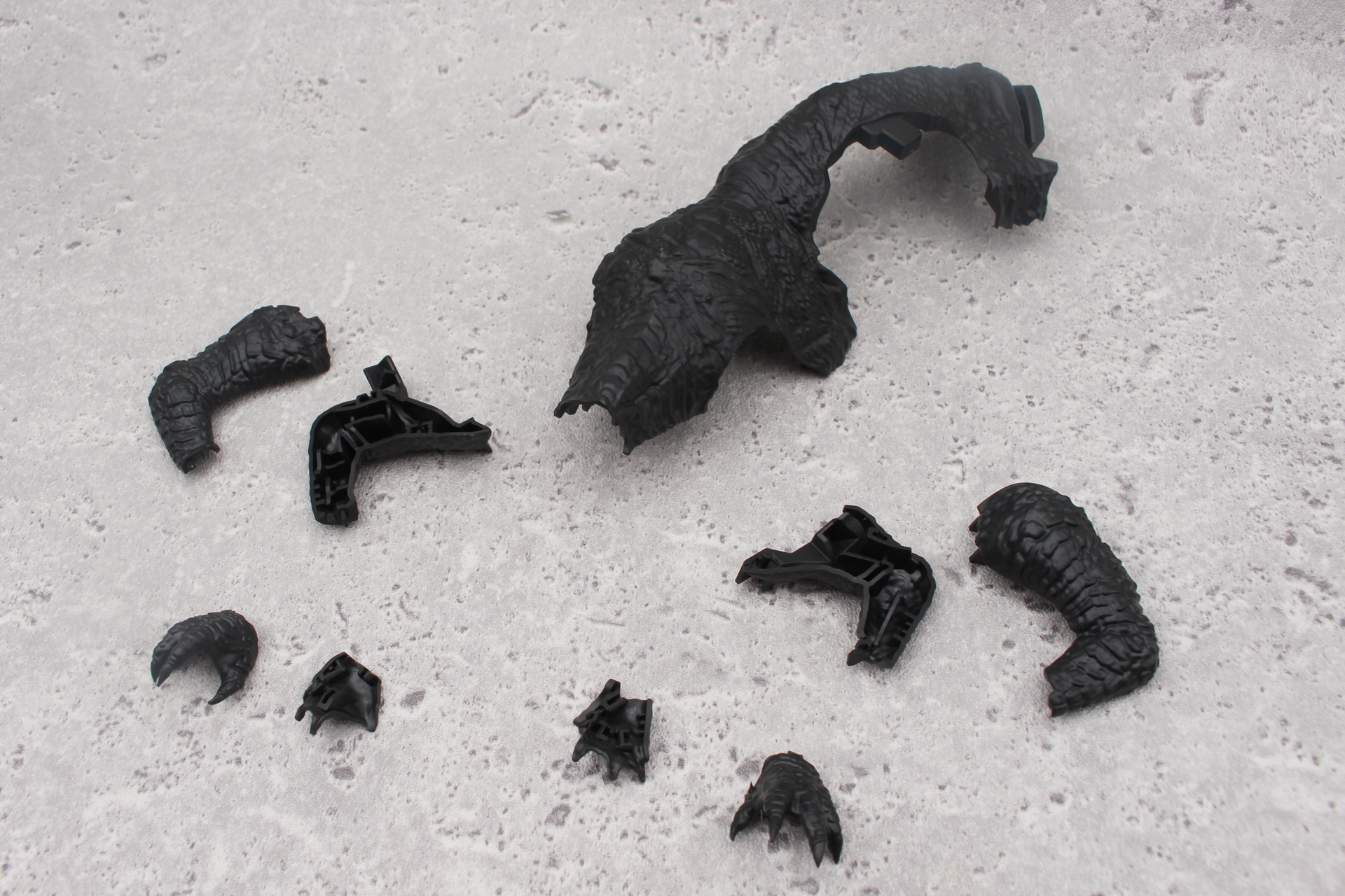 腕と胴体の組み立て