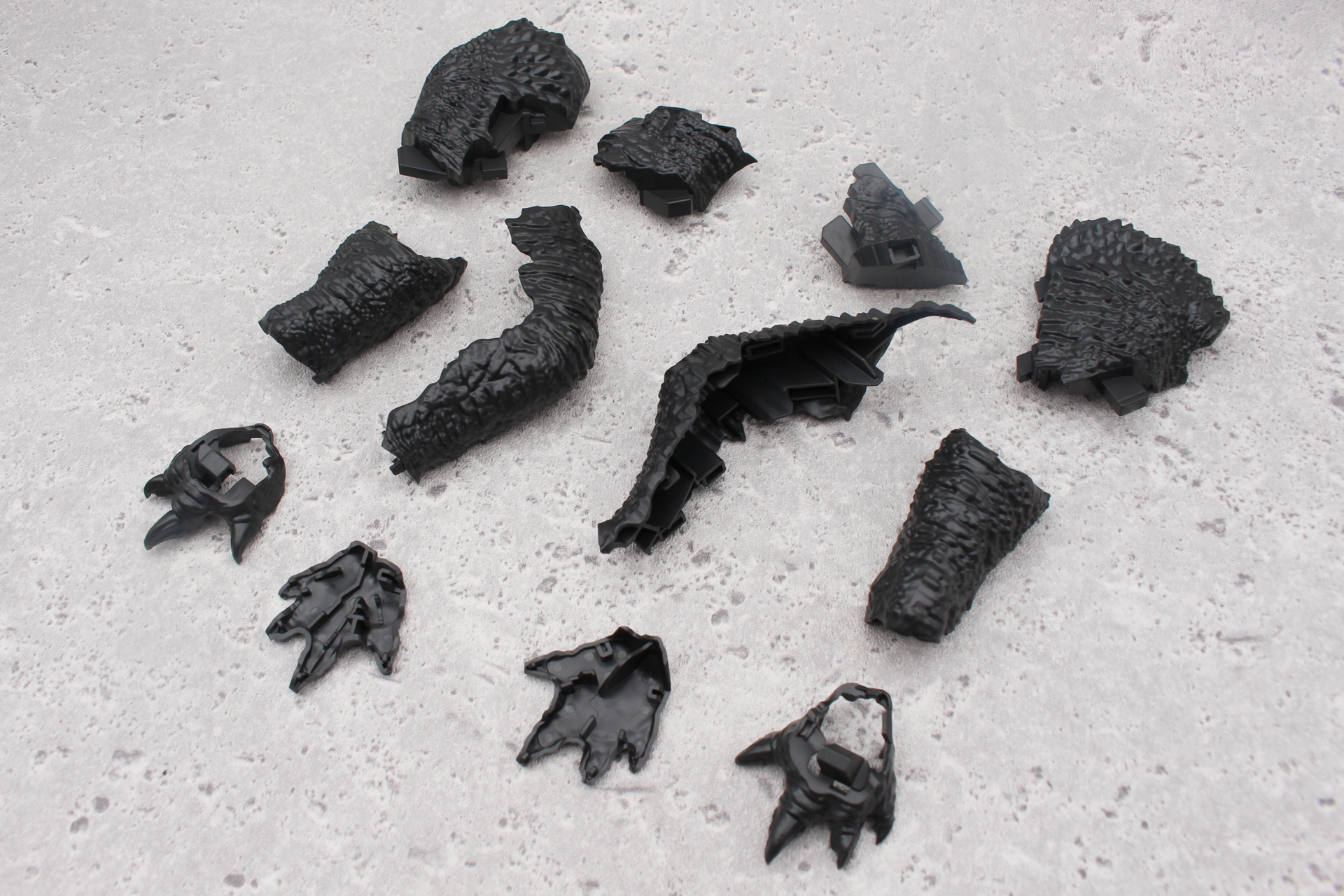 脚部の組み立て。パーツが割と多い