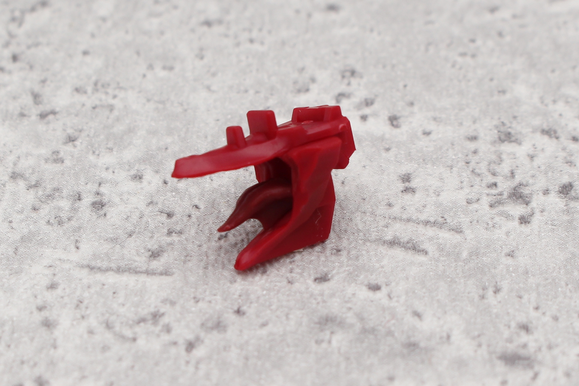 口の組み立て。舌は別パーツだ