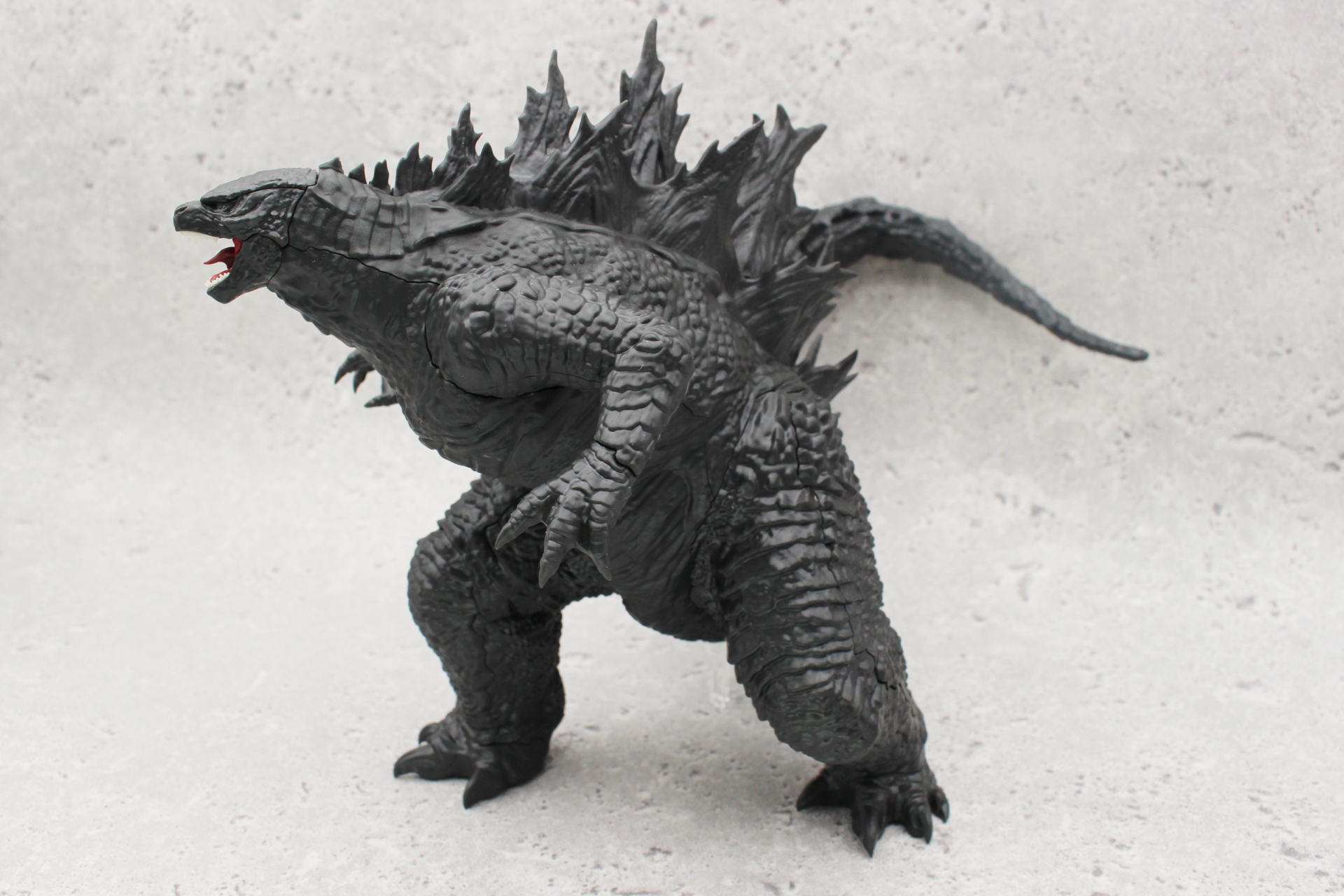 足首を取り付けて完成。骨が入っても形は変わらない