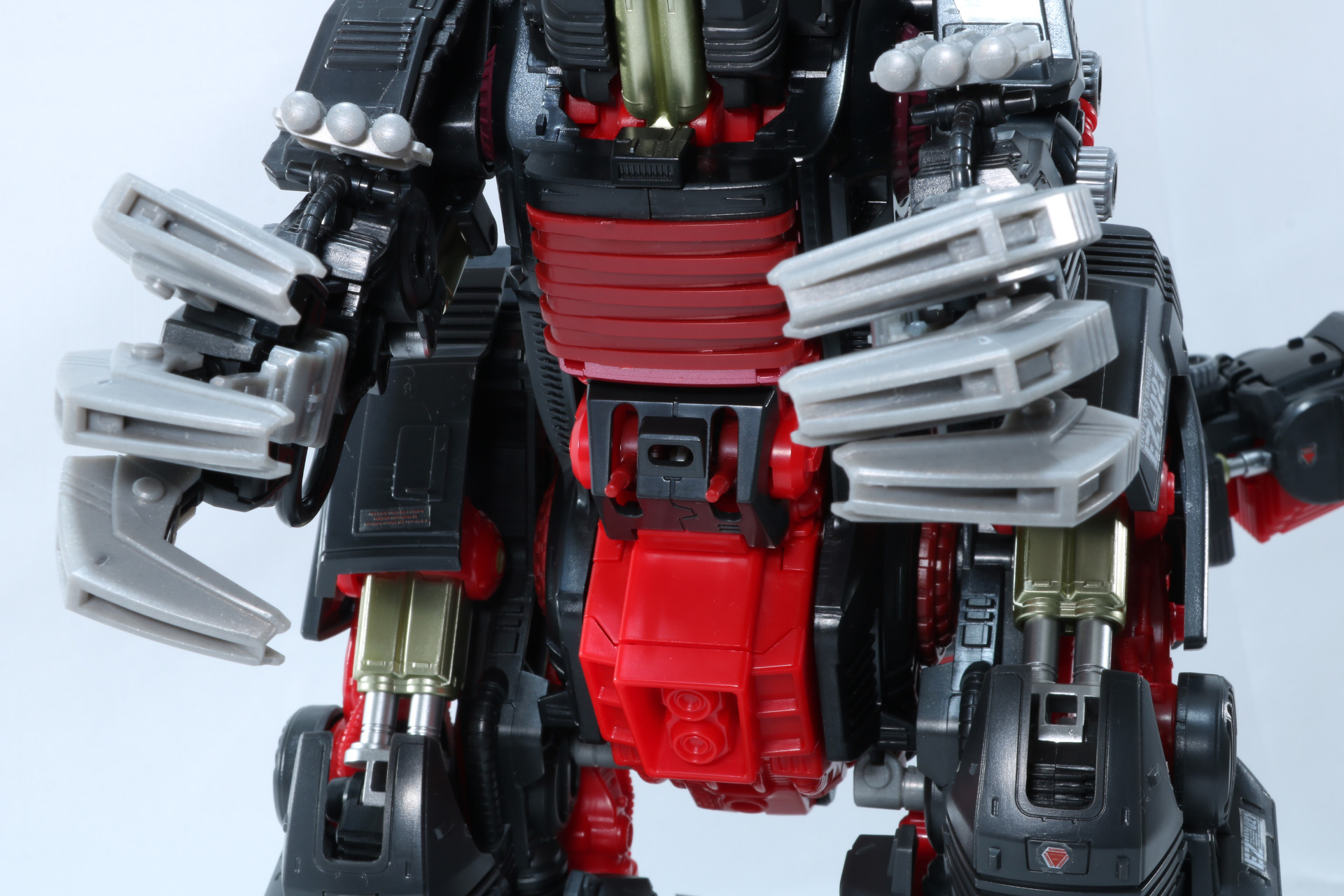 胸部ゾイドコアハッチやレーザー機銃