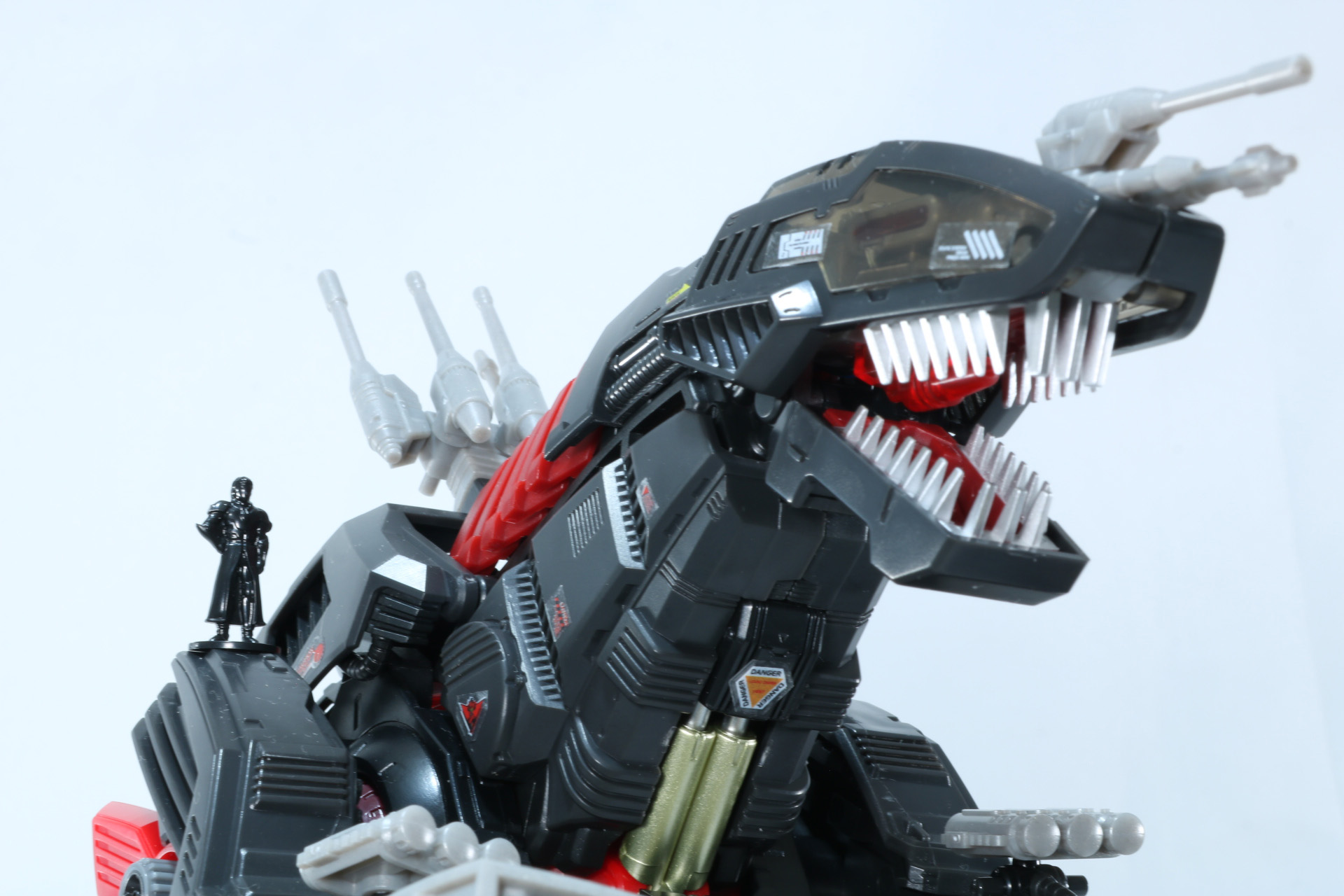 アニメで印象的な肩に乗った姿も表現できる