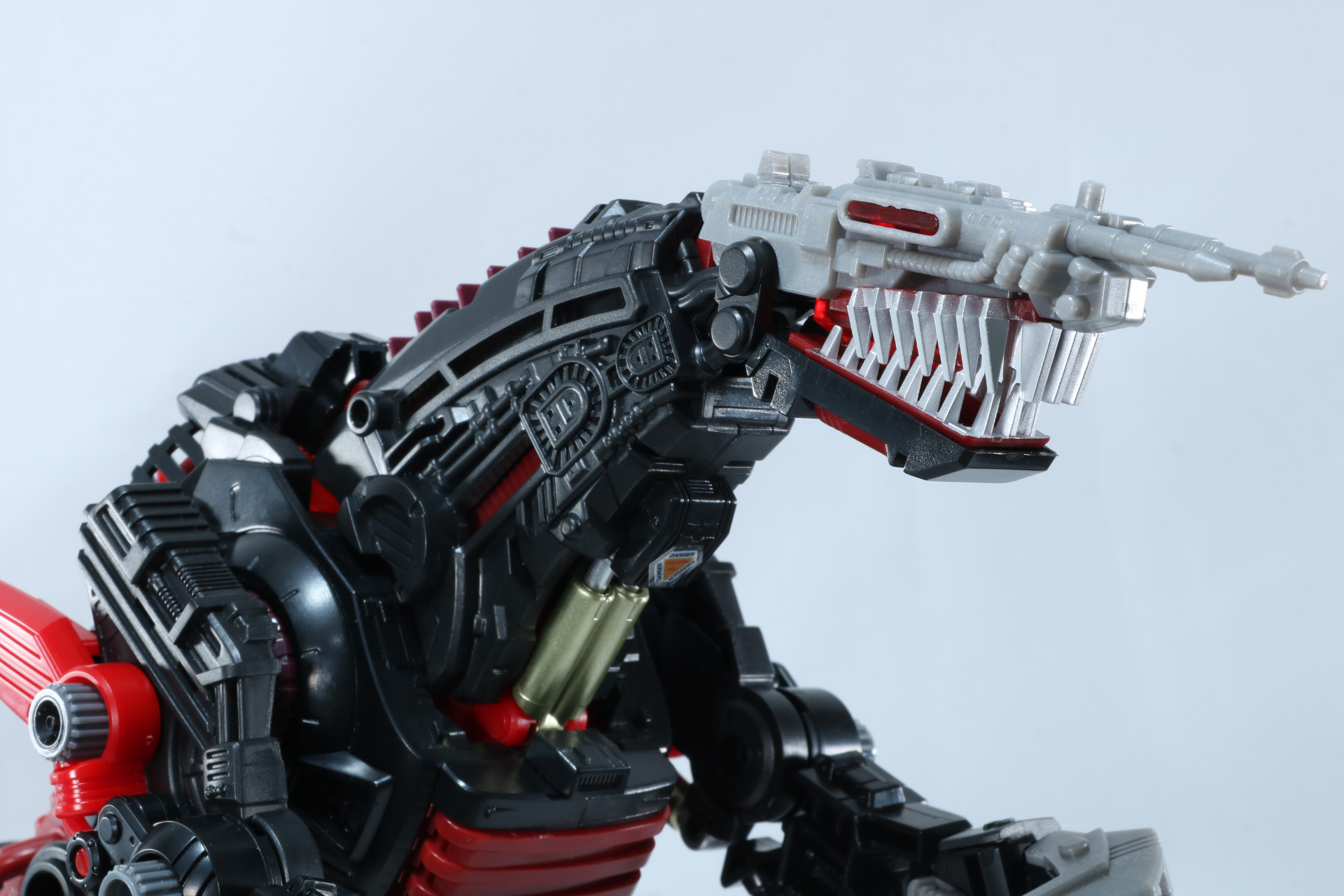 内部のメカディテールは惚れ惚れするほどの濃密さで表現されている