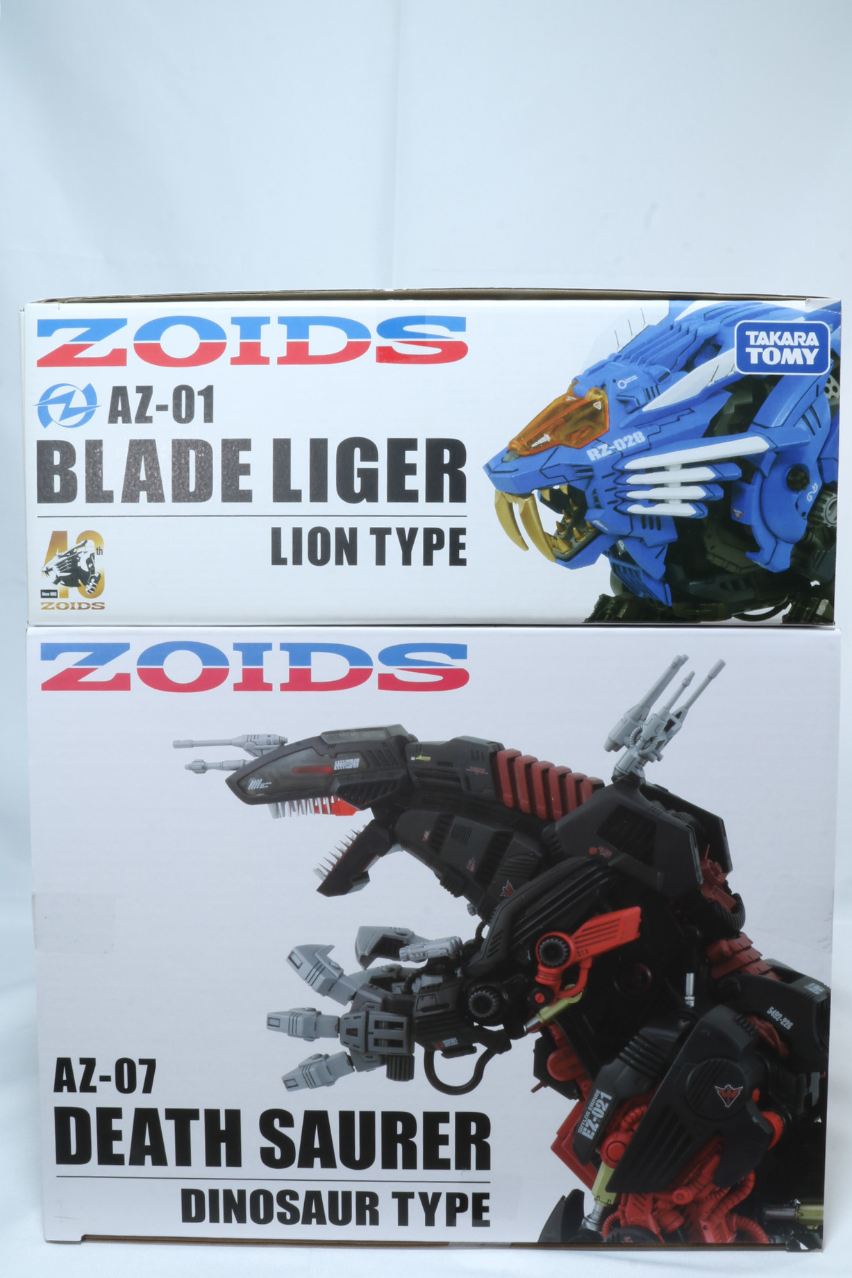 「AZ-01 ブレードライガー」パッケージと比較。厚みが倍以上ある