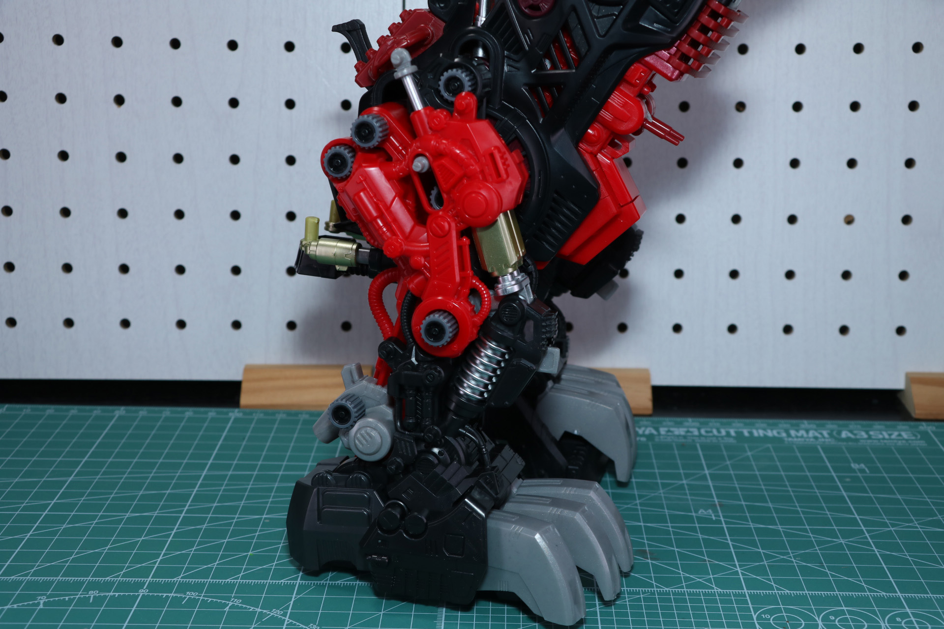 右脚部を組み立て