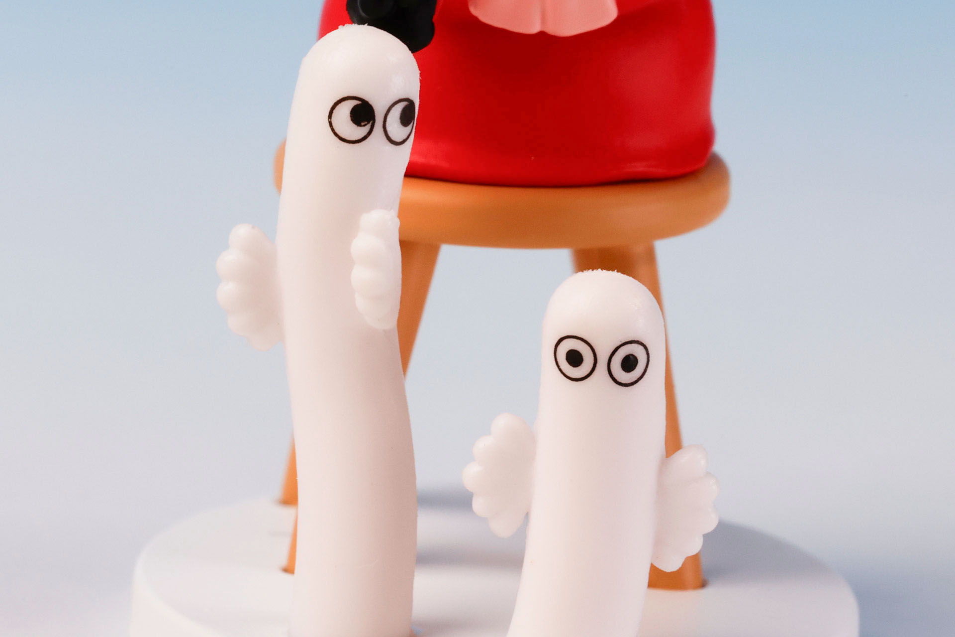 戸惑っているような姿をしたニョロニョロたち