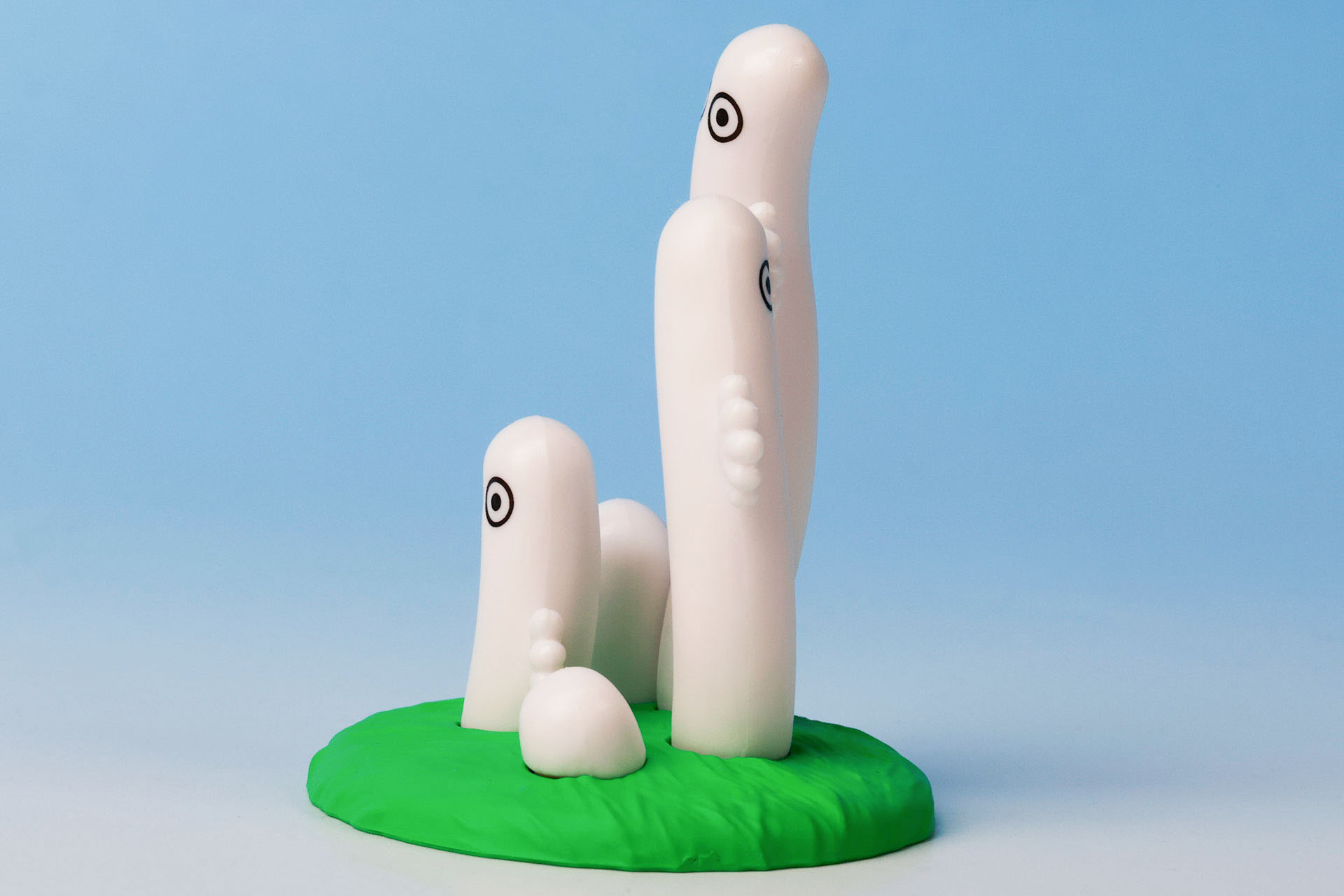 まさに今頭が出た瞬間のニョロニョロの姿も