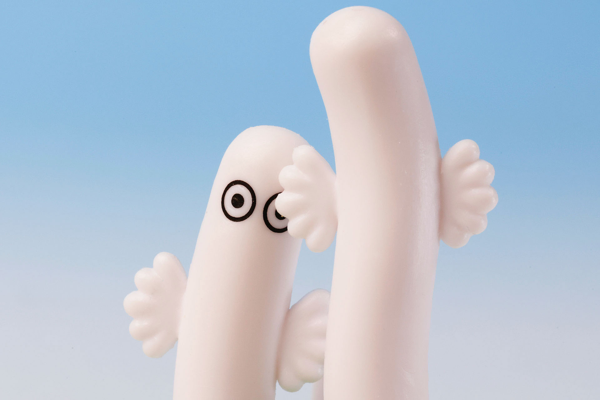 身体はくねっている