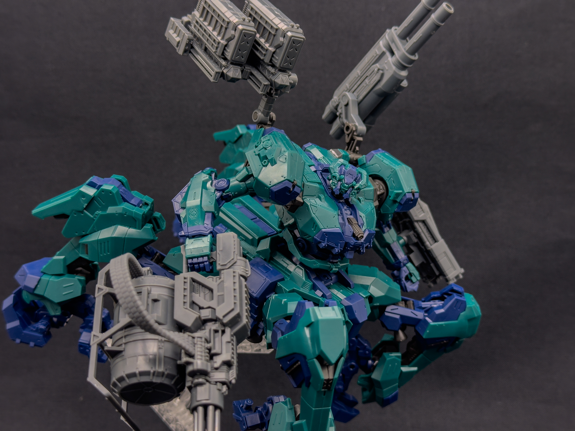 今回紹介するライガーテイル。脚部パーツが特徴的なACとなっています。