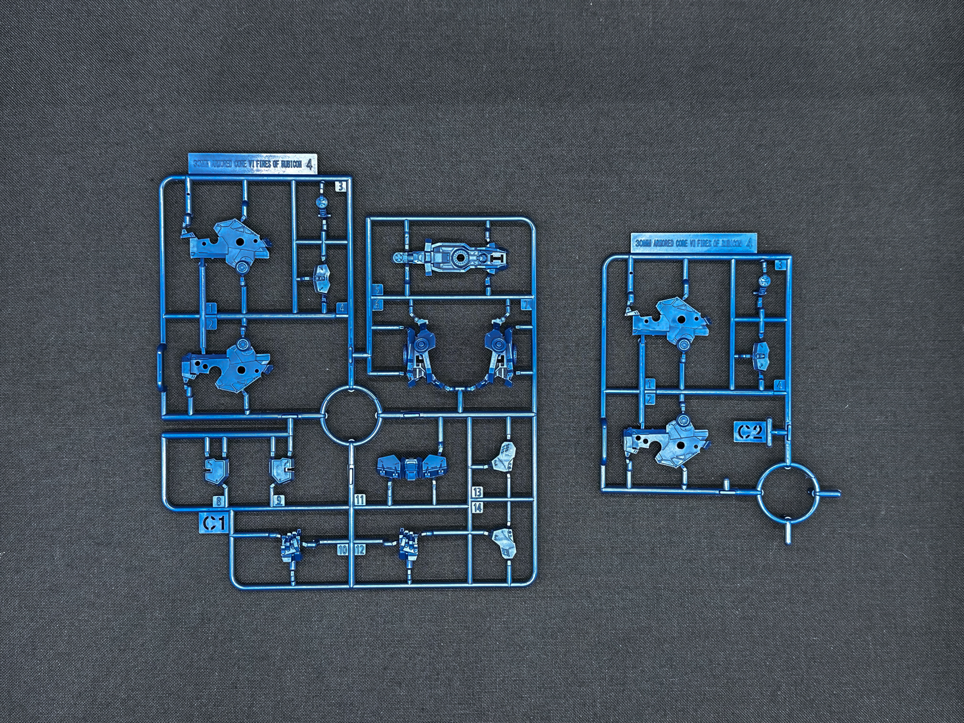 C1、C2ランナーは胴体部および腕部パーツが含まれています。C1ランナーにはハンドパーツが含まれています。