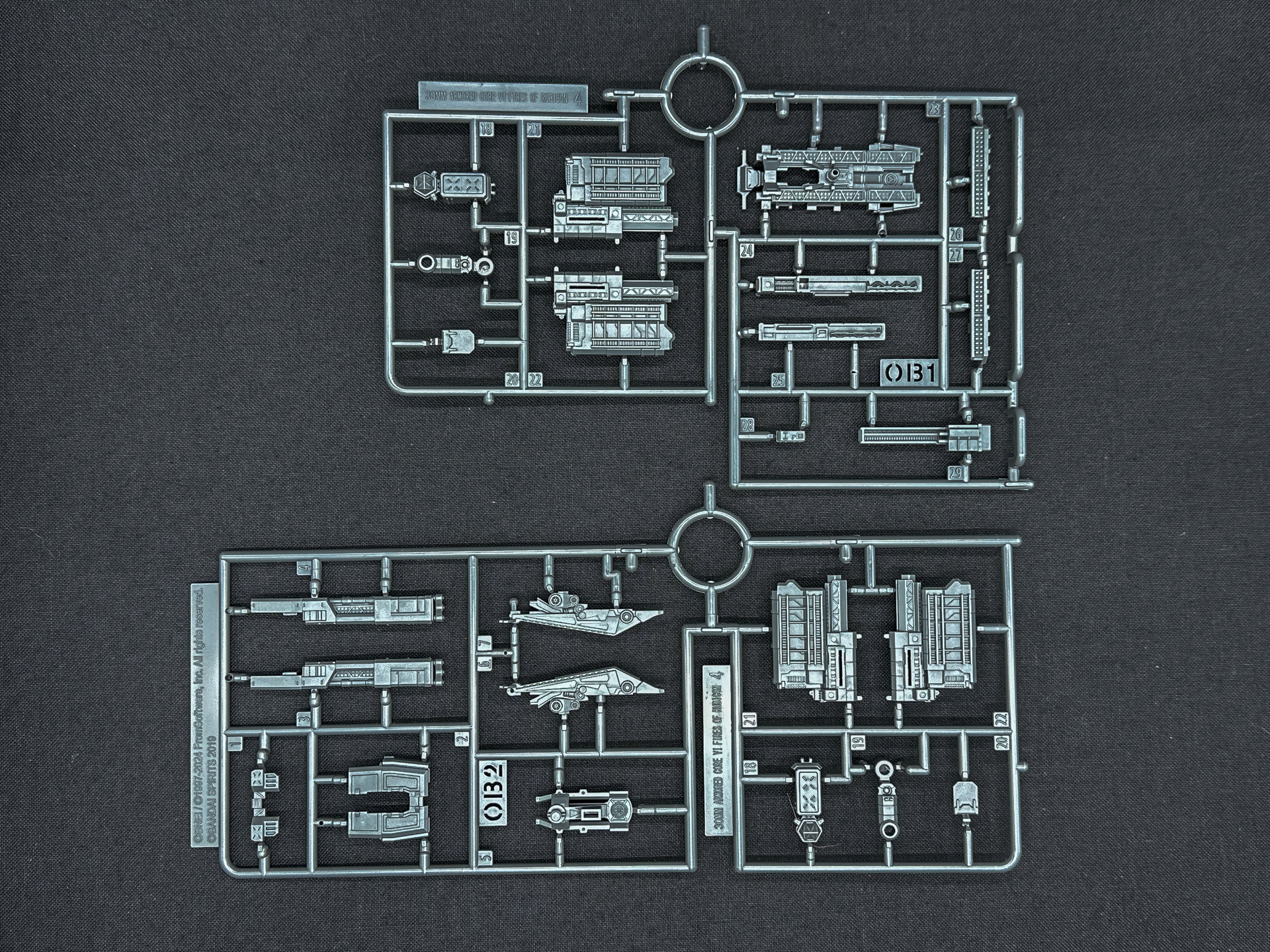 OB1、OB2ランナーは肩部ミサイルランチャーと腕部炸裂弾投射器を構成するランナーとなっています。