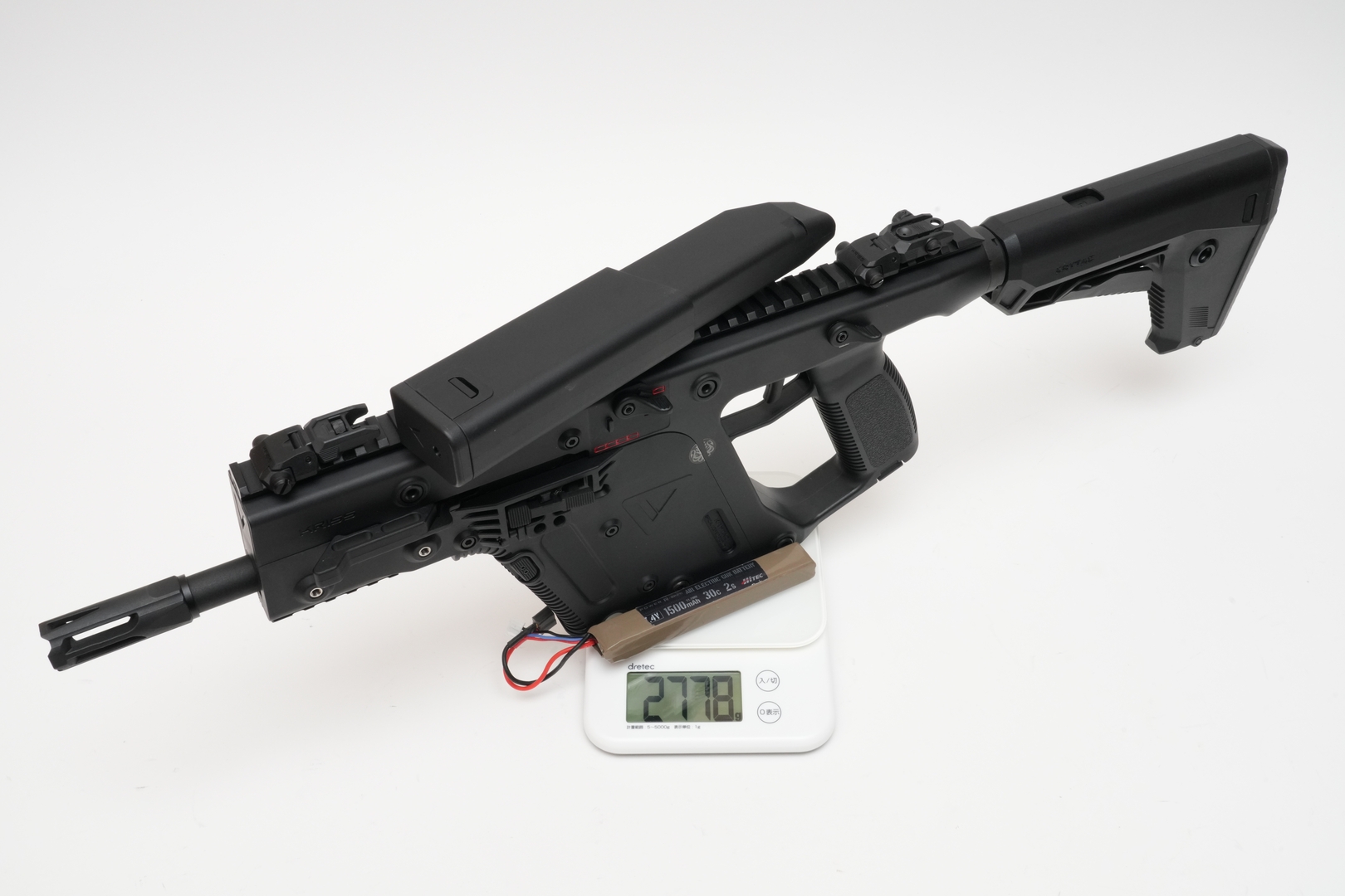 本体、マガジン、1500mAhバッテリーの合計重量は実測2,778g