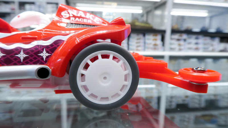 グレイカラーのハード小径ローハイトタイヤ