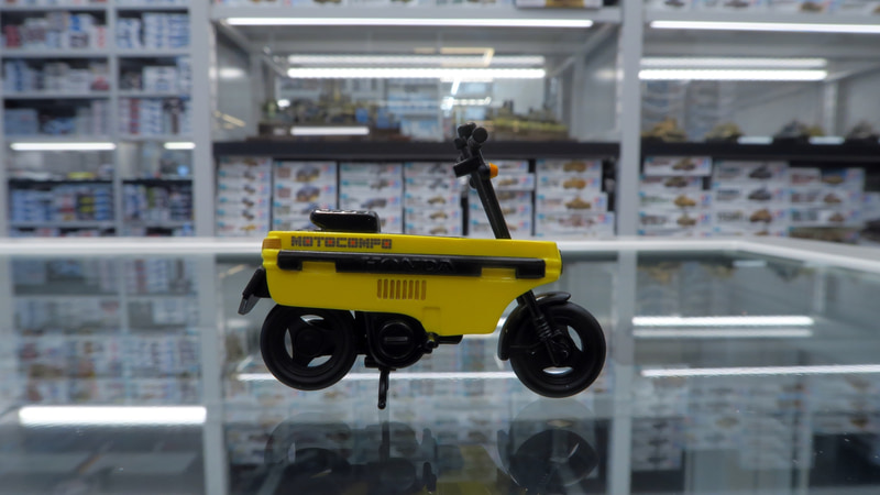 ハンドルを車体部分に収納することで、シティのラゲッジにすっぽり入るだけでなく、ドライバー後方視界を妨げないようにちゃんと考えられた車高や車体形状になっている