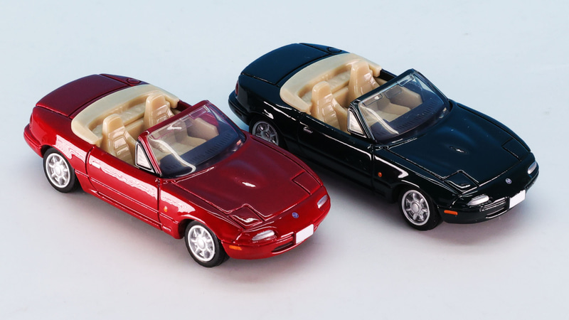 高速道路のパーキングに揃って並んでたらみんなの目を引くことでしょう