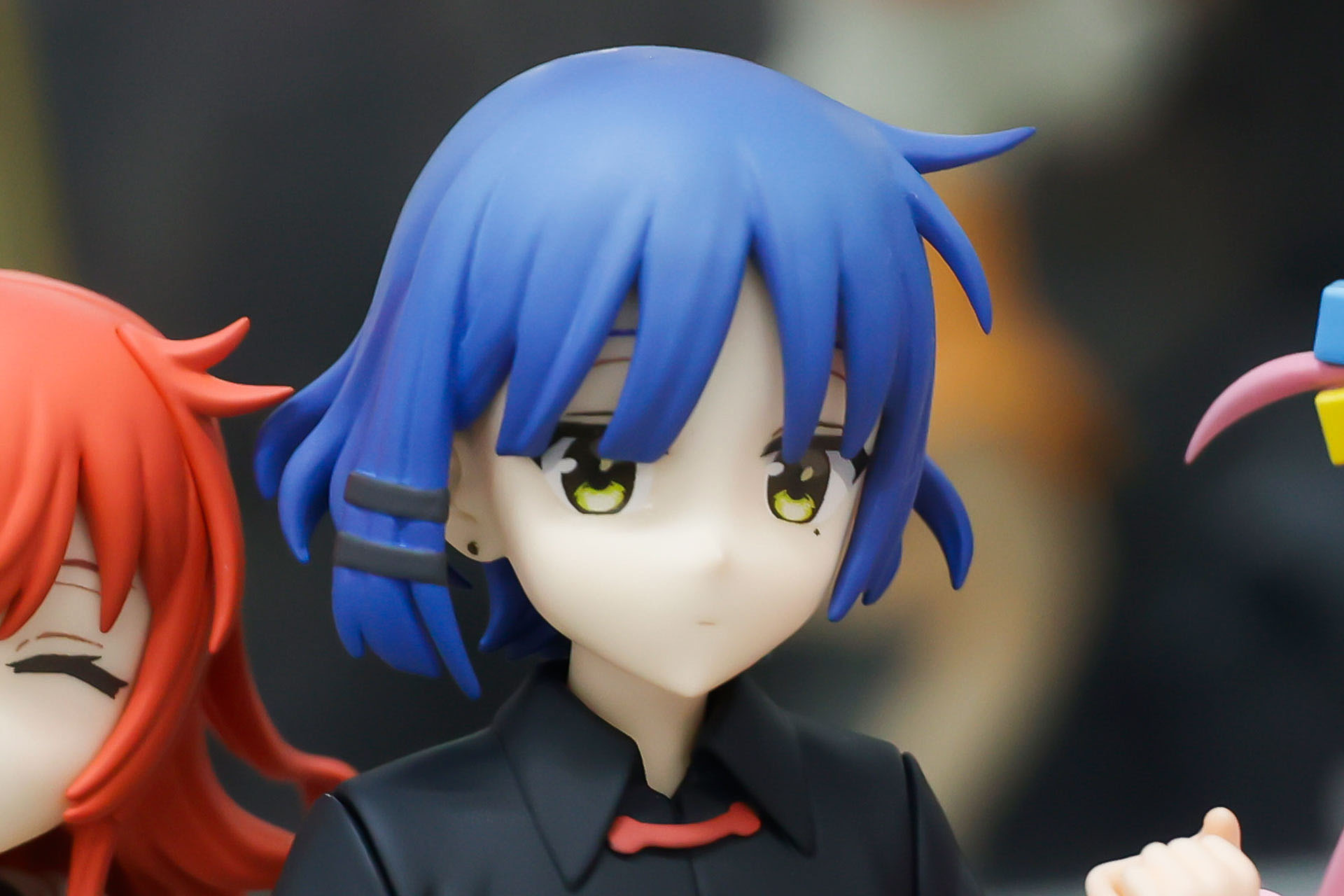 クールなベーシストの山田リョウ