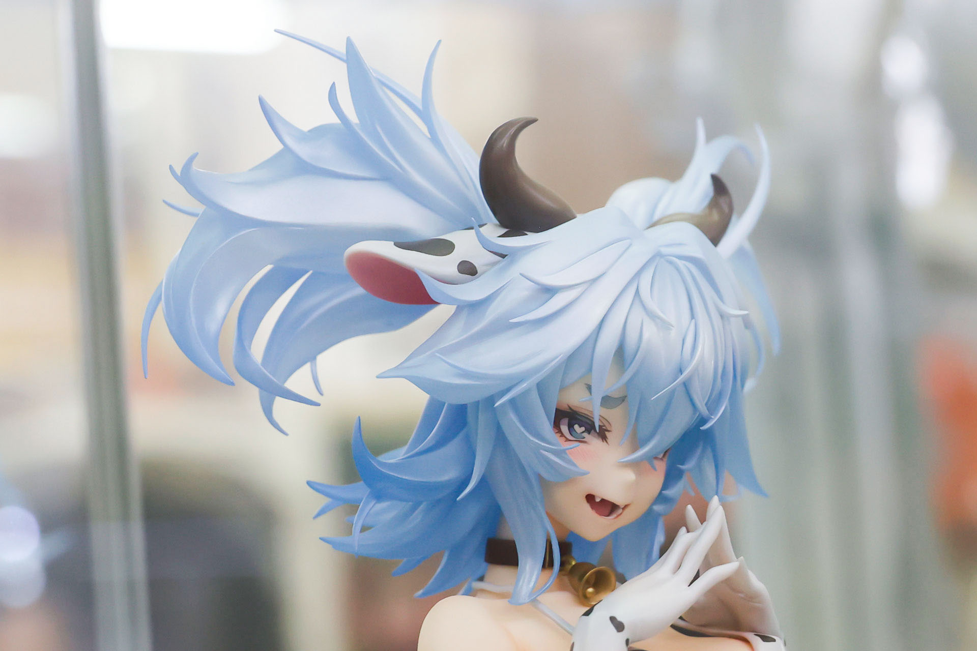 独特な髪型も印象的だ